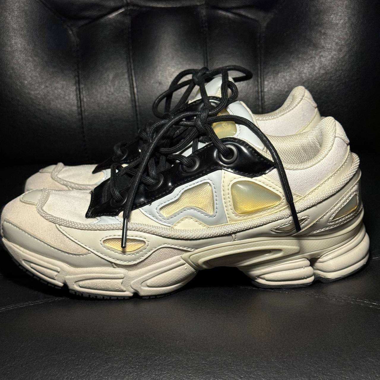 Adidas × Raf Simons 7us Adidas Raf Simons Ozweego Cream White Size US 7 / IT 37 - 3 Thumbnail