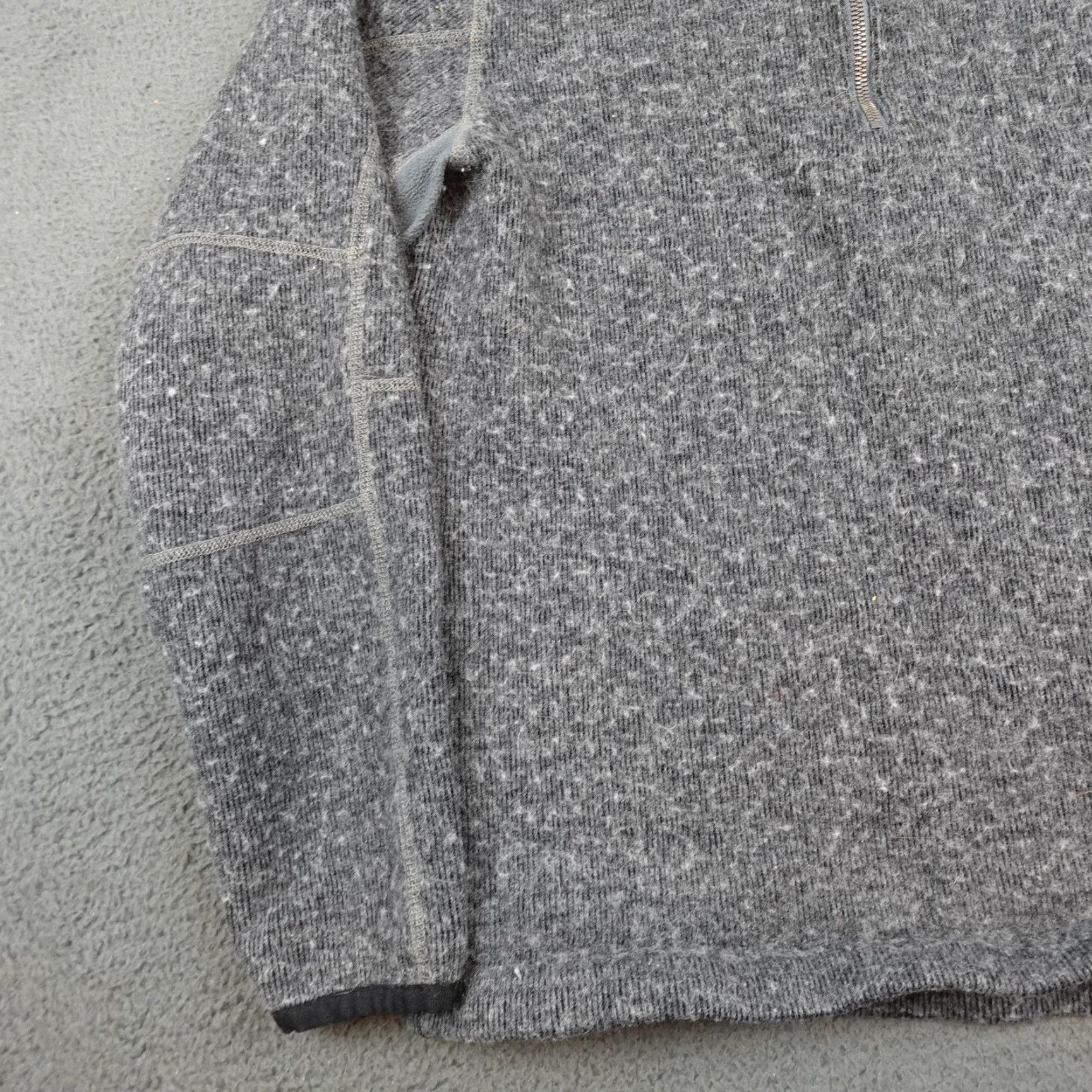 Vintage KÜHL Sweater Mens Medium Thermo Kore Half Zip Pullover Temperature Regulating Mock Neck Knit 1/4 Zip Gray Solid Hiking Size US M / EU 48-50 / 2 - 3 Thumbnail