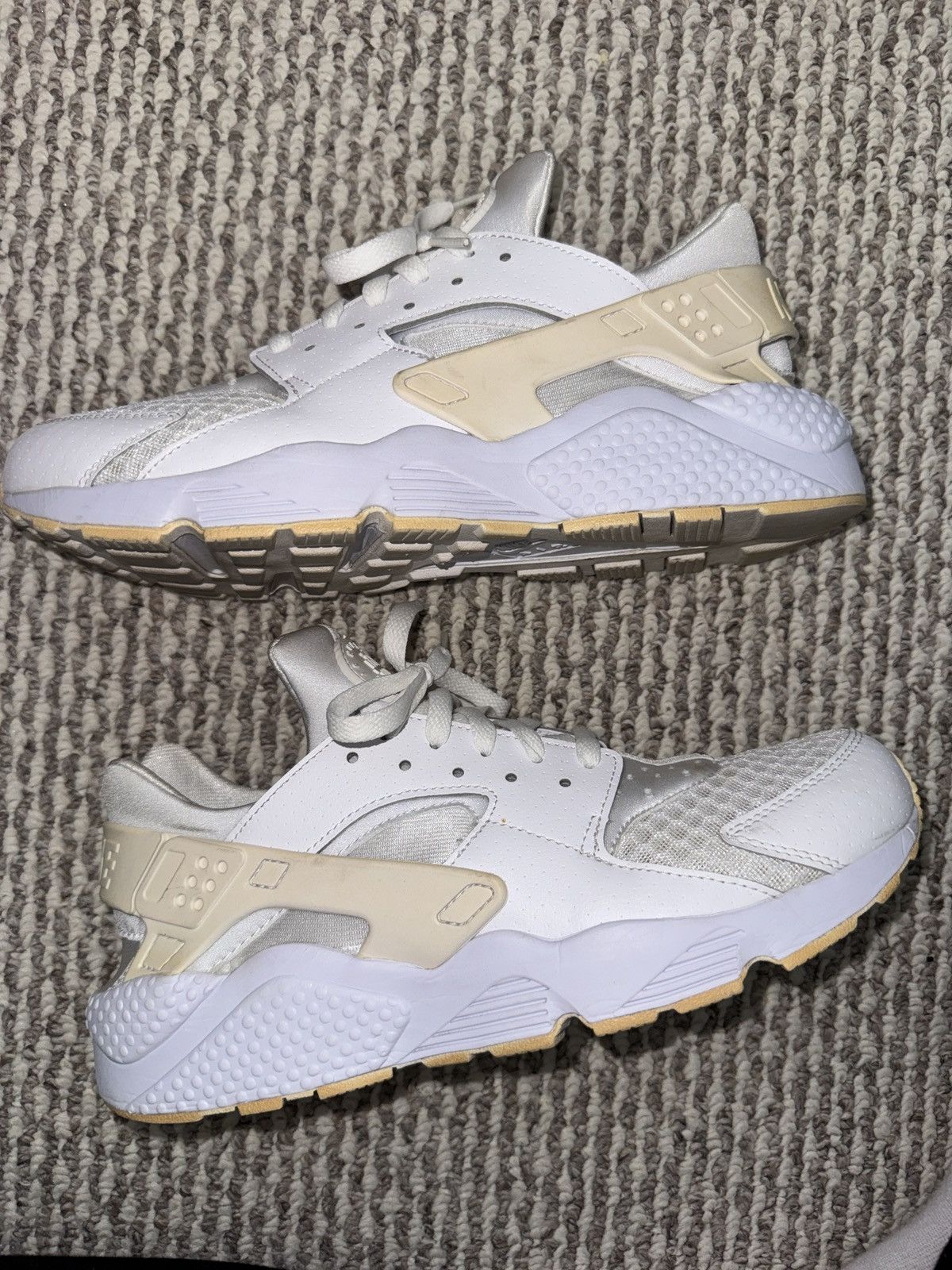 Nike Nike Air Huarache “White / Pure Platinum” (318429-111)10.5 Size US 10.5 / EU 43-44 - 1 Thumbnail