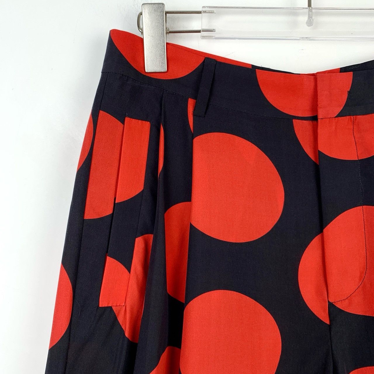 Alexander McQueen Alexander McQueen Red & Black Straight Casual Shorts K26WX Size US 34 / EU 50 - 3 Thumbnail