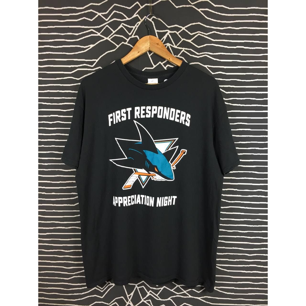 NFL × Sports Specialties × Vintage Vtg Y2K NFL San Jose Sharks Appreciation Night Tee Size US XL / EU 56 / 4 - 1 Thumbnail