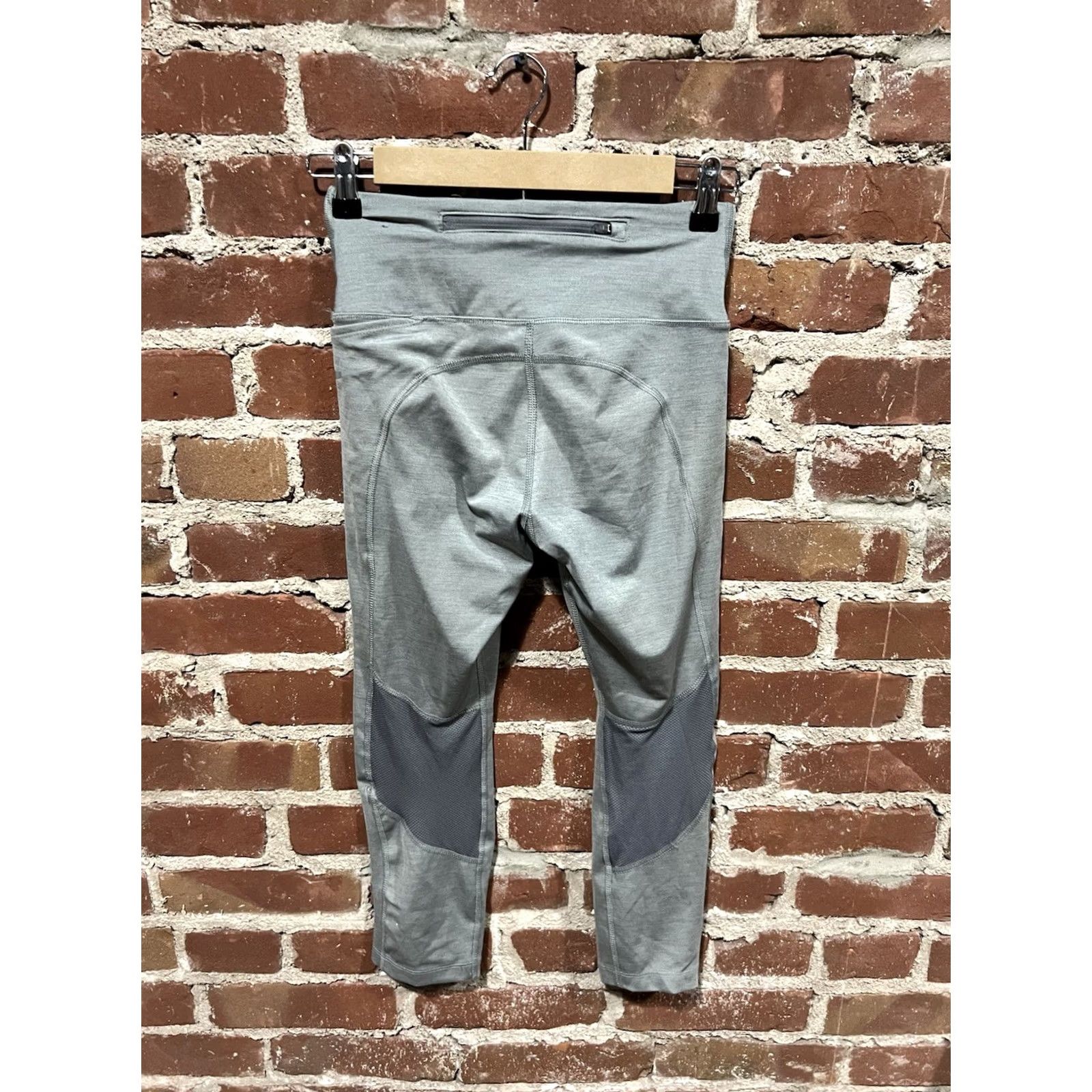 Nike Nike Womens Gray Cropped Athletic Legging Pants Size Small Drawstring Size 28" / US 6 / IT 42 - 2 Thumbnail