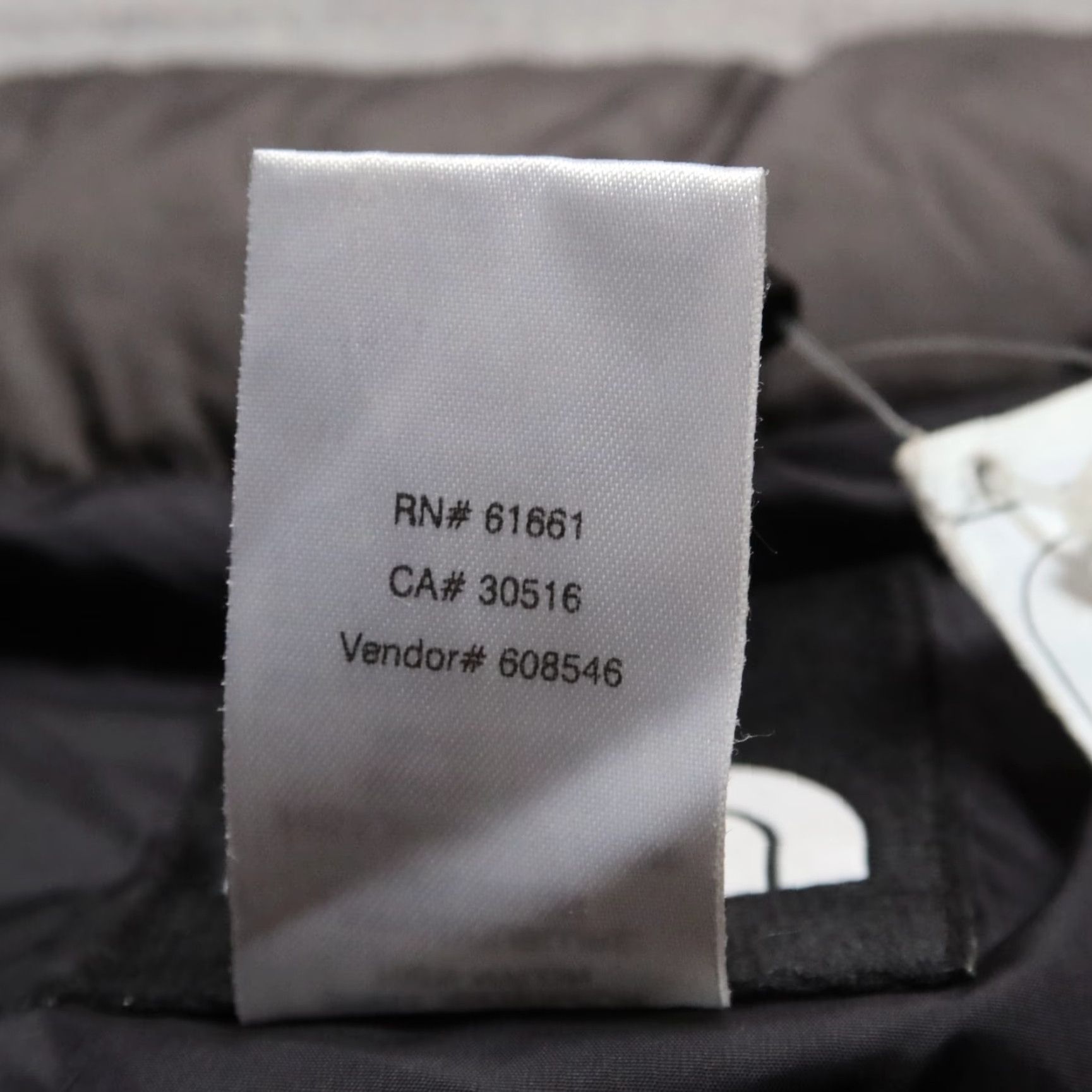 The North Face VINTAGE The North Face Nuptse 700 Quilted Down Vest Womens M Silver Size M / US 6-8 / IT 42-44 - 6 Thumbnail