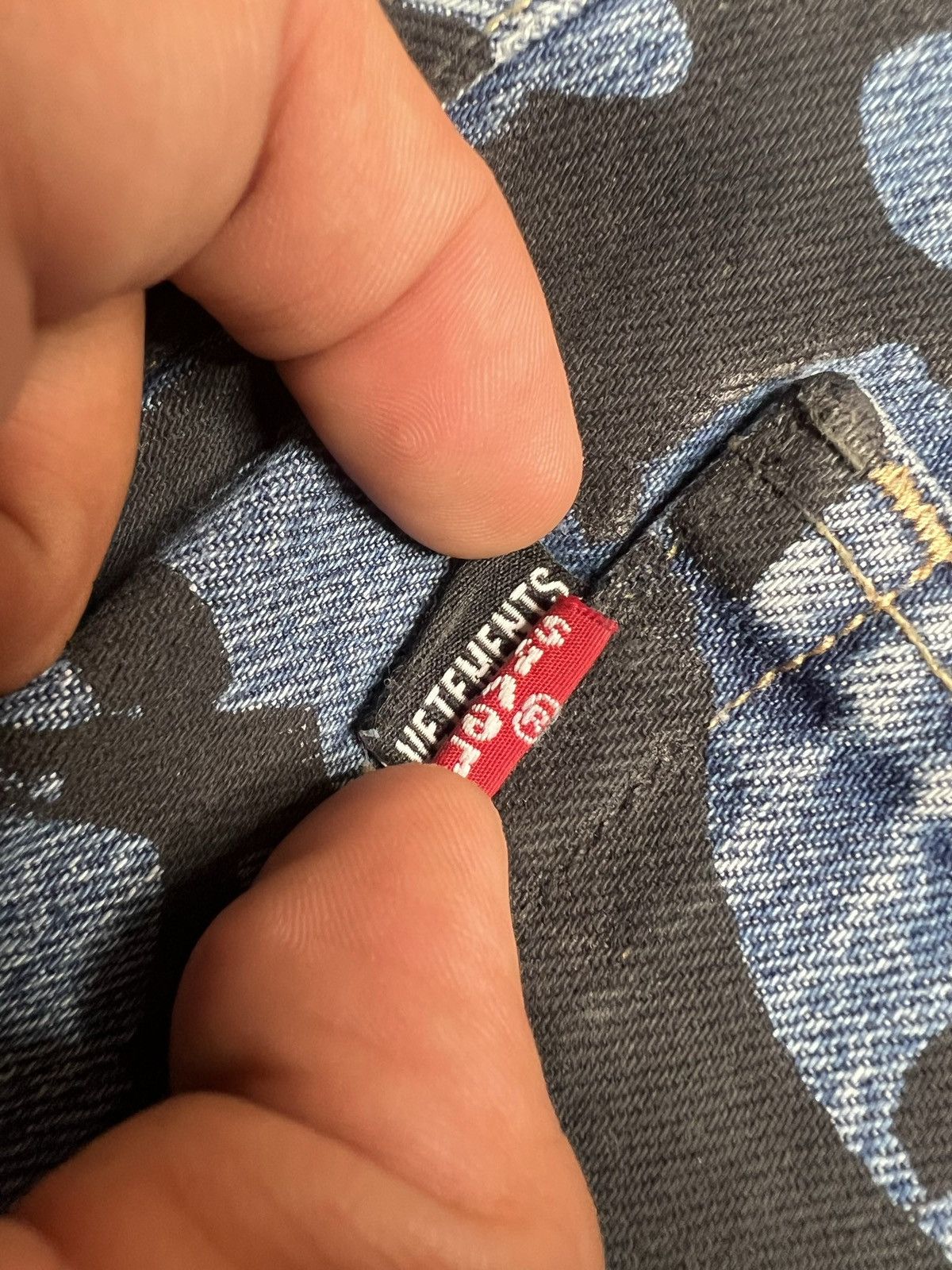 Levi's × Vetements Vetements A/W 19 Tribal & Stickers Patchwork Jeans Size US 29 - 21 Thumbnail