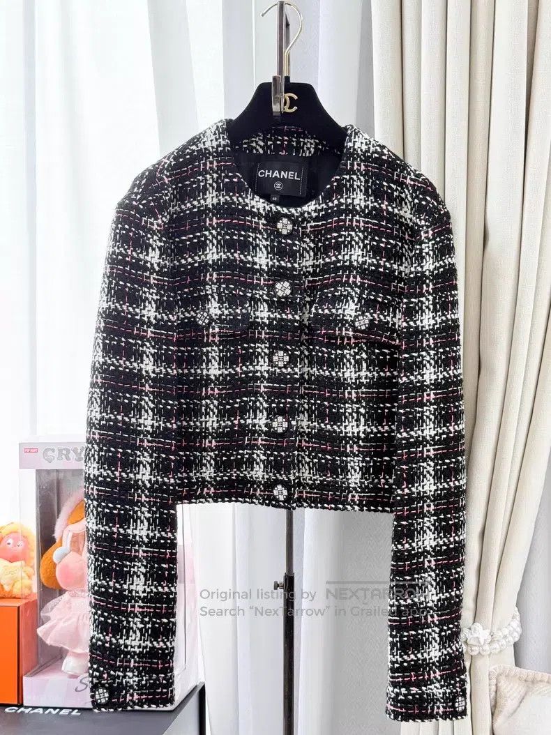 Chanel Chanel Color-matched plaid woven short tweed long-sleeved Size S / US 4 / IT 40 - 1 Thumbnail