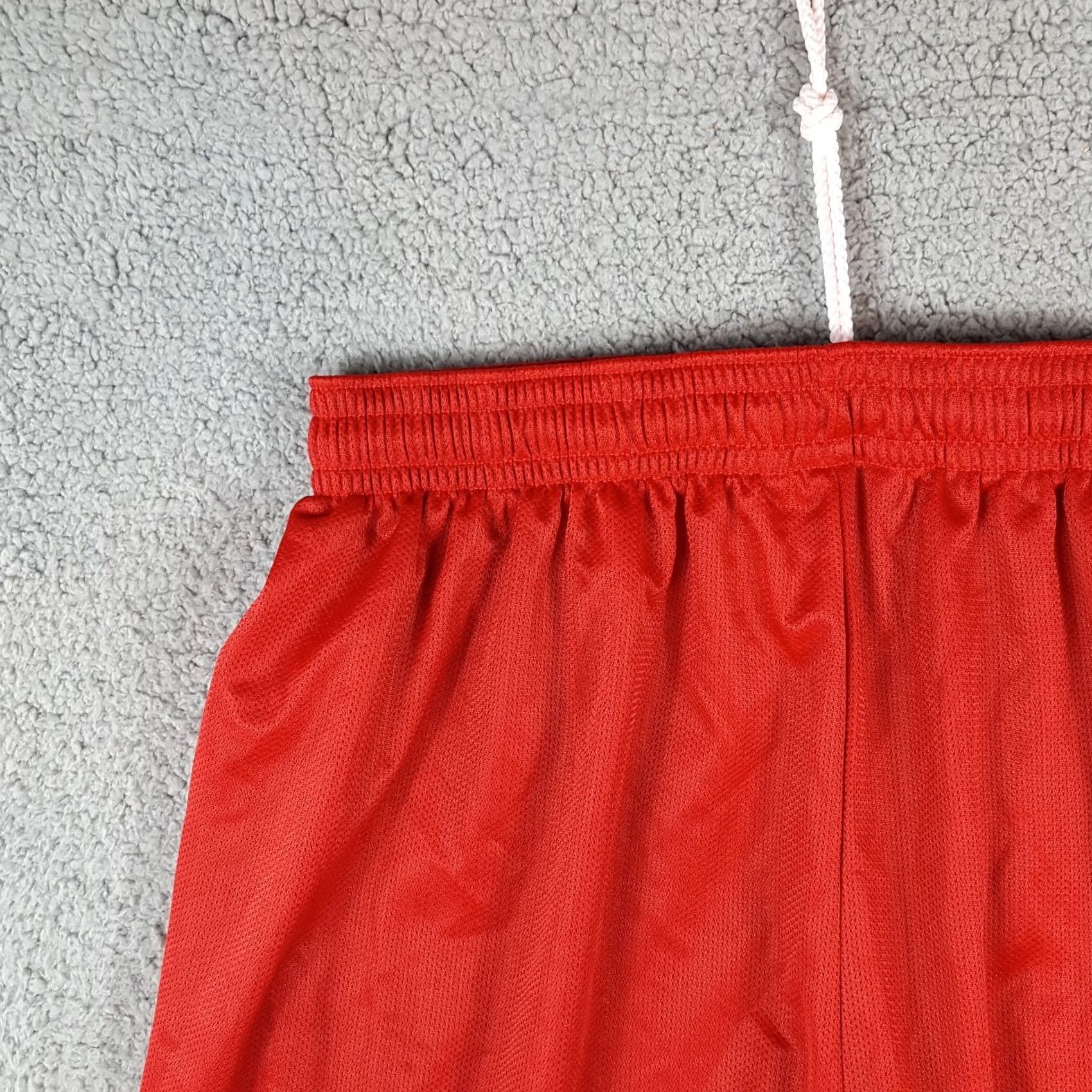 Vintage VINTAGE Basketball Shorts Men's XL Red Retro Drawstring Gym Workout Size US 36 / EU 52 - 3 Thumbnail