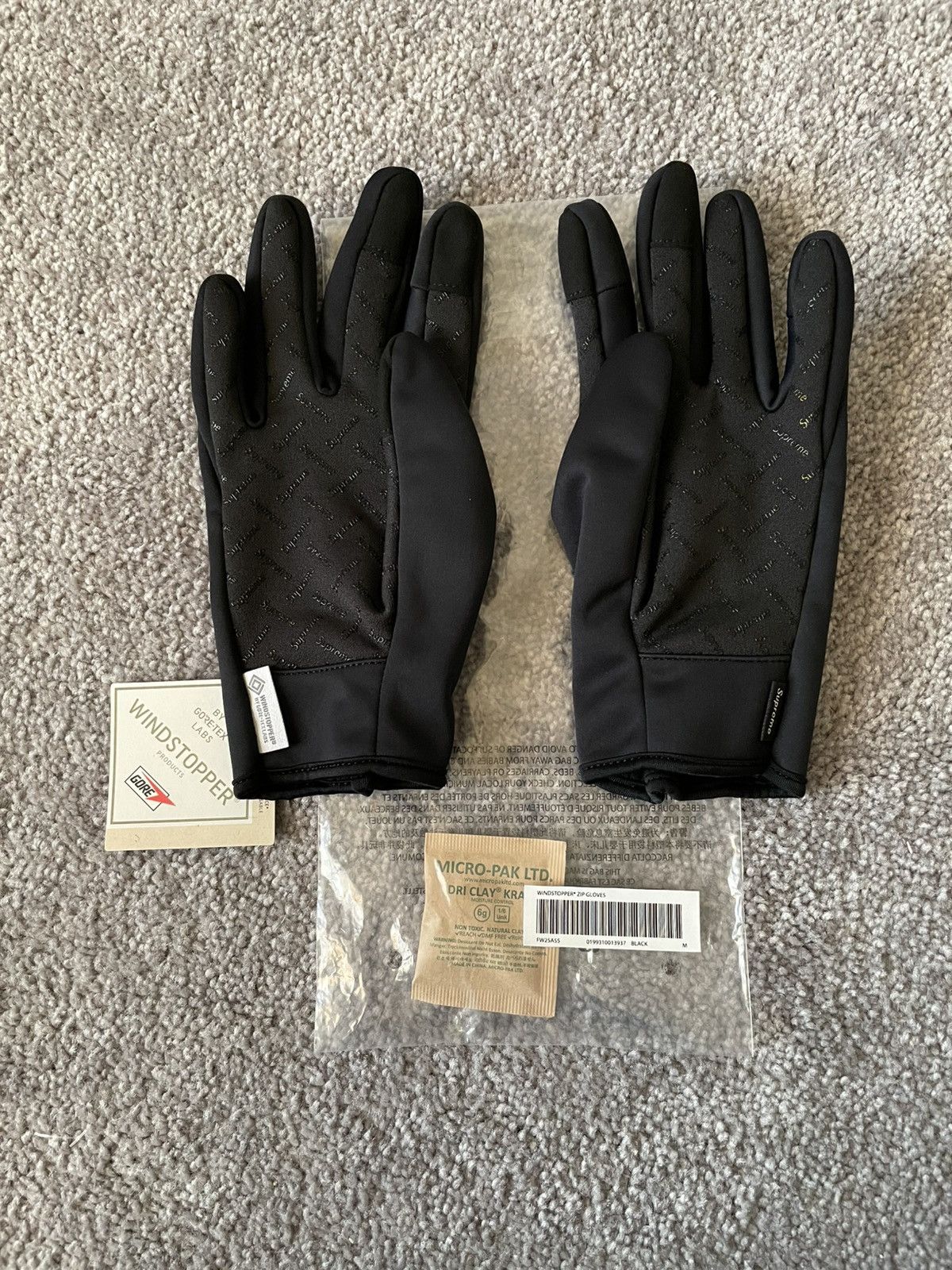 Supreme Supreme Windstopper Zip Gloves Black Medium Size ONE SIZE - 2 Thumbnail