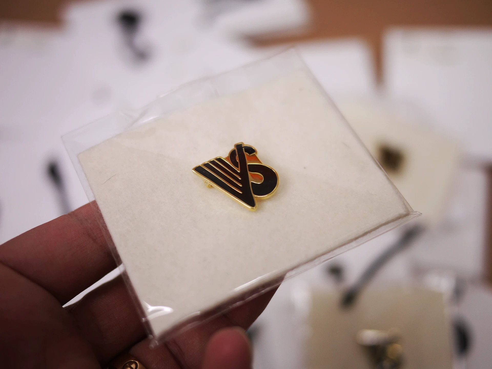 Visvim Visvim Pin Badge VS Color F Size F Size ONE SIZE - 2 Thumbnail