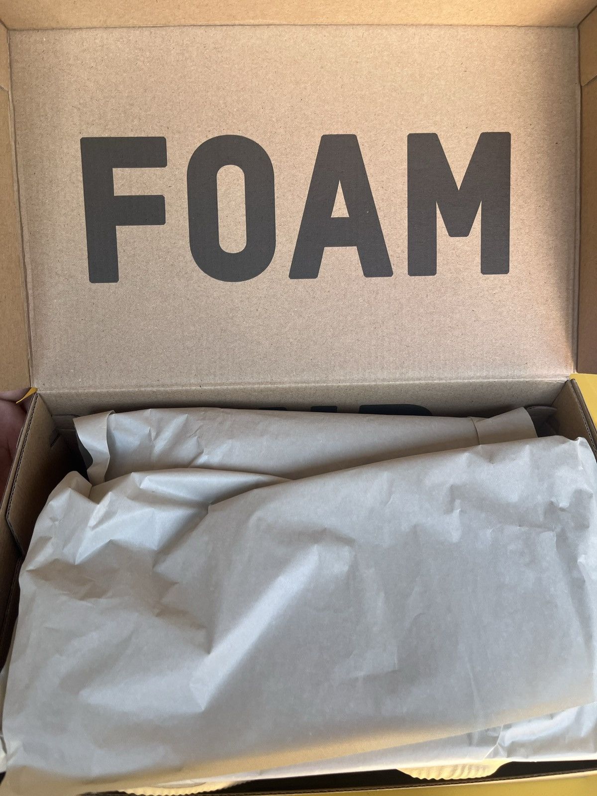 Yeezy Yeezy FOAM RNR Desert Sand Size US 8 / EU 41 - 3 Thumbnail