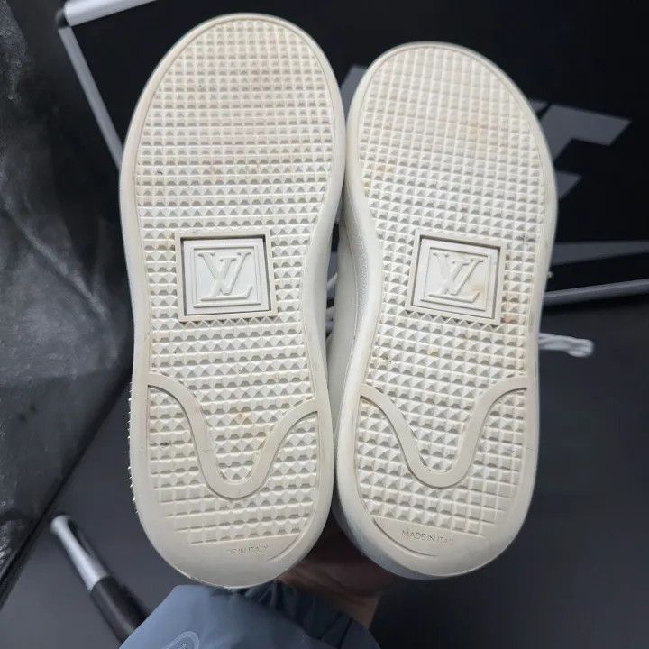 Louis Vuitton Louis Vuitton White Frontrow Leather Sneakers -2508 Size US 5 / IT 35 - 4 Thumbnail
