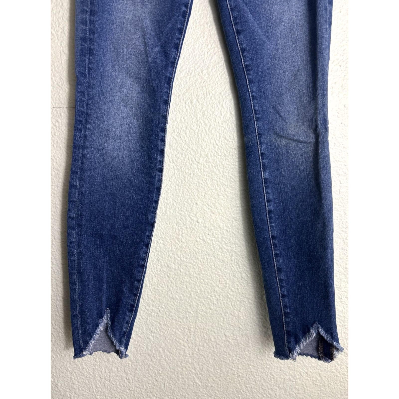 Frame FRAME Le High Skinny Triangle Raw Hem Seabright Dark Wash Jeans 26 Distressed Women Skinny Denim" Size ONE SIZE - 2 Thumbnail