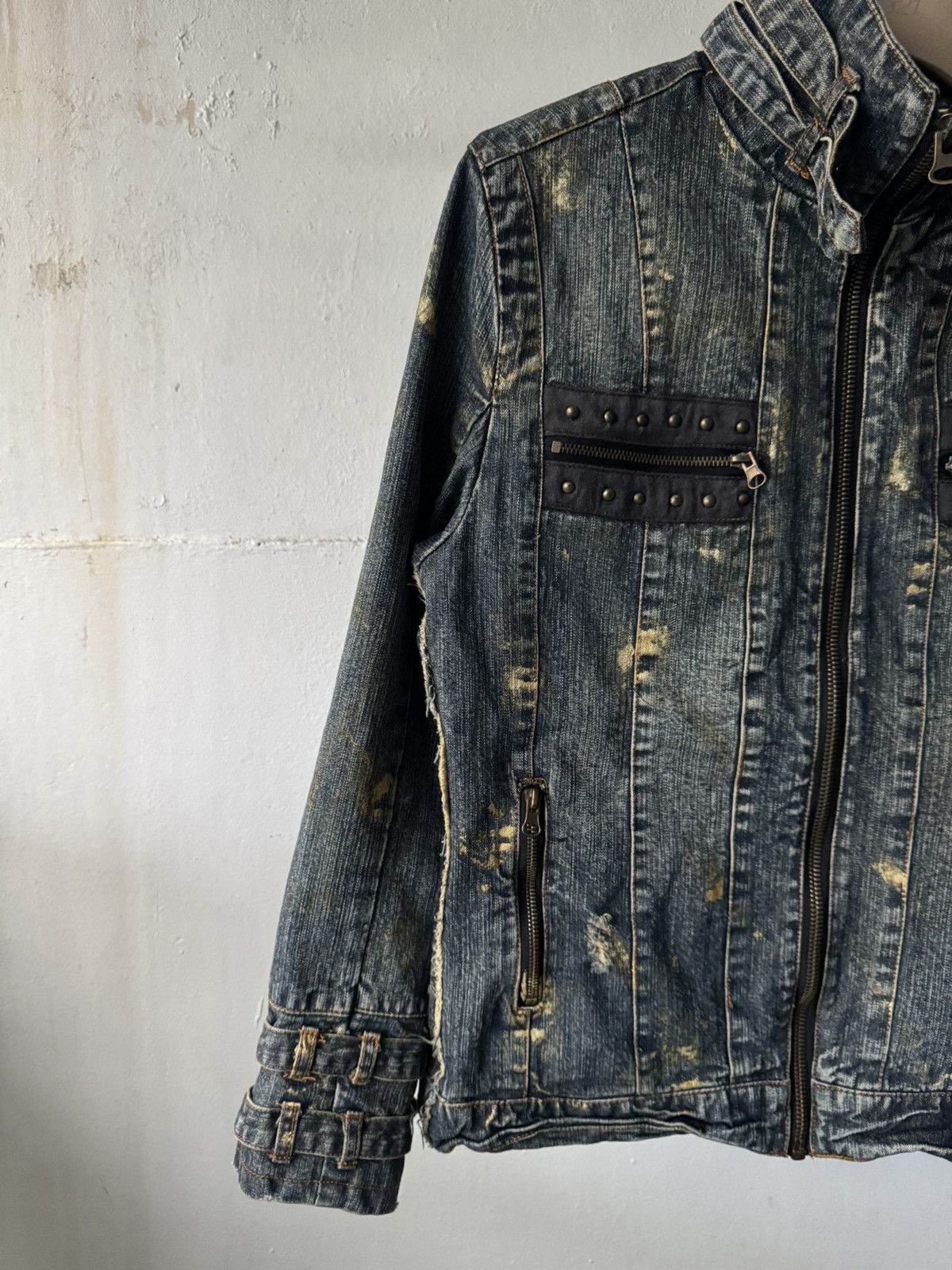 If Six Was Nine 2000s in the attic distressed studded bondage denim jacket Size US L / EU 52-54 / 3 - 4 Thumbnail