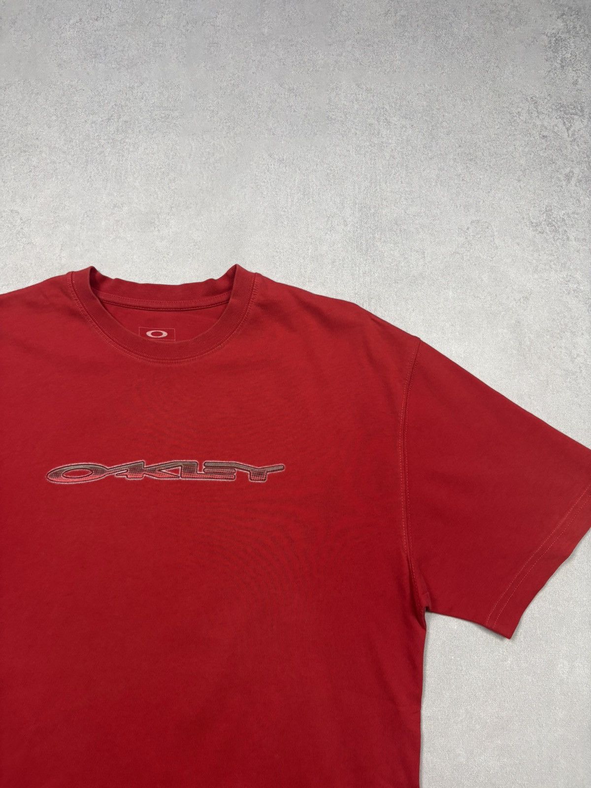 Oakley Oakley Vintage Red Spell Out T Shirt Hype Big Logo Y2K 00s Size US M / EU 48-50 / 2 - 8 Thumbnail