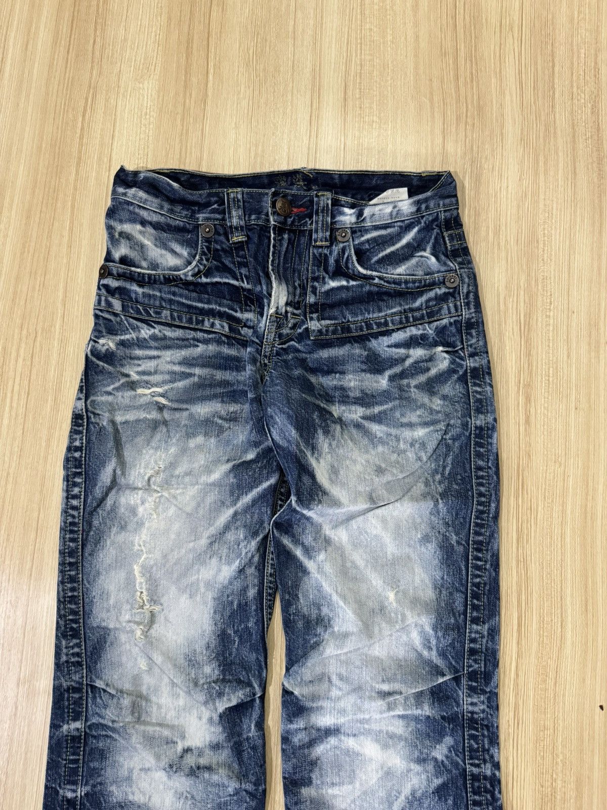 Japanese Brand ONIRAI DISTRESSED BLUE WASH AND UNIQUE FADING PATTERN JEANS Size US 29 - 2 Thumbnail