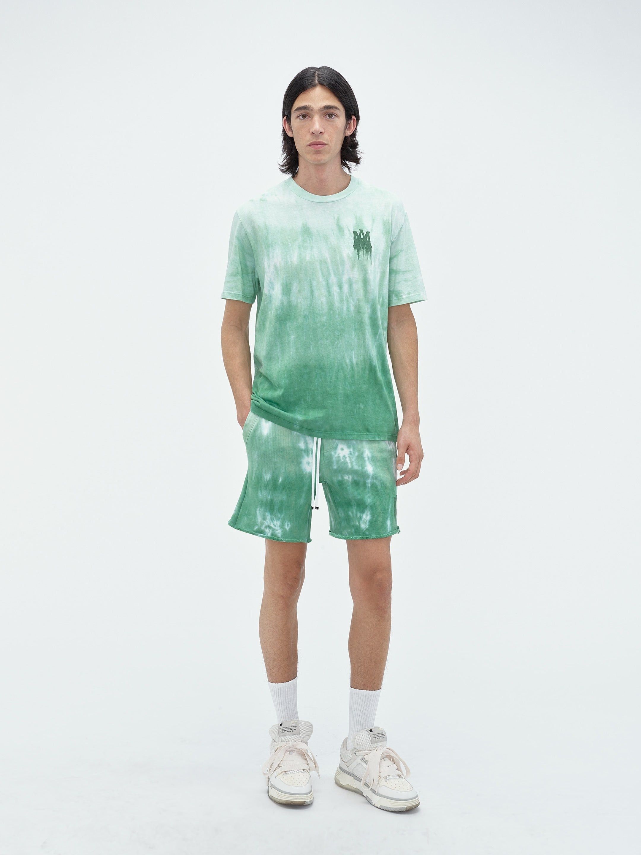 Amiri o1s1wg110425 Ma Logo Dip Dye Sweatshort in Green Size US 32 / EU 48 - 2 Thumbnail