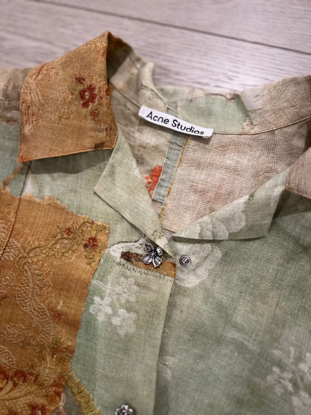 Acne Studios Acne Studis Flower Button Linen Shirt Size XXS / US 00 / IT 34 - 2 Thumbnail