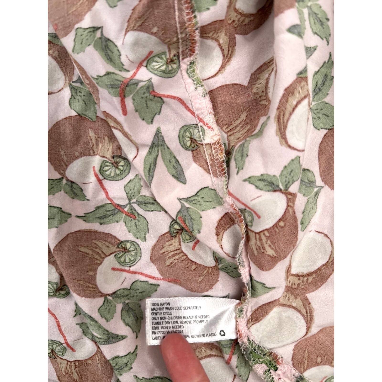 Vintage Goodfellow & Co Shirt Mens 2XL XXL Pink Coconut AOP Hawaiian Button Up Rayon Size US XXL / EU 58 / 5 - 4 Thumbnail