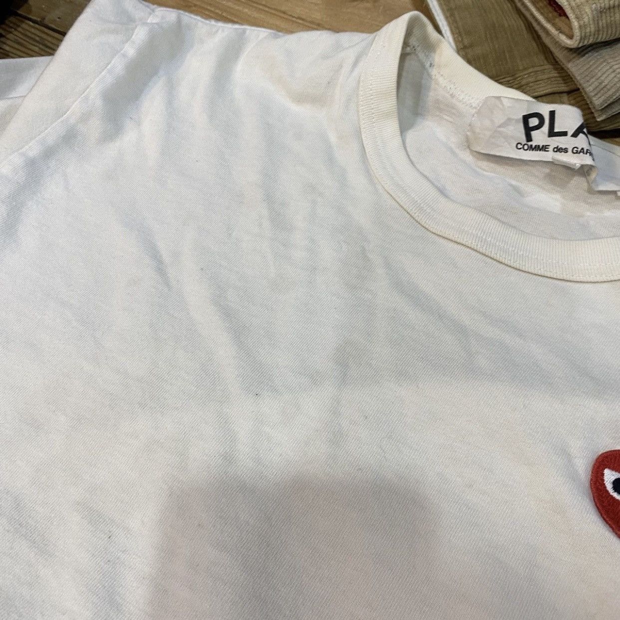Comme des Garcons PLAY CDG Play Comme des Garçons Red Heart Logo Long Sleeve White Size US M / EU 48-50 / 2 - 8 Thumbnail