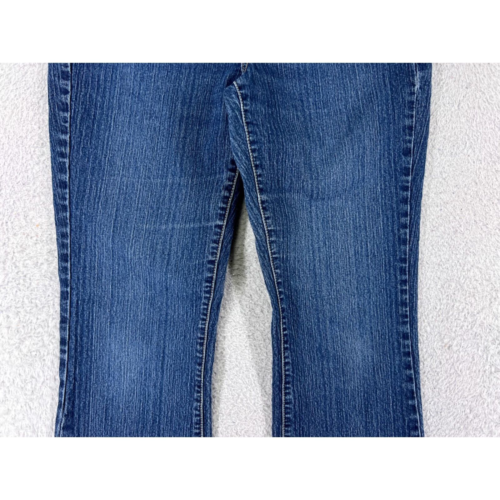 Calvin Klein Calvin Klein Women's Flared Jeans 8 Medium Wash Denim Cotton Zipper Distressed 27x31 Made in Bangladesh Size 30" / US 8 / IT 44 - 6 Thumbnail