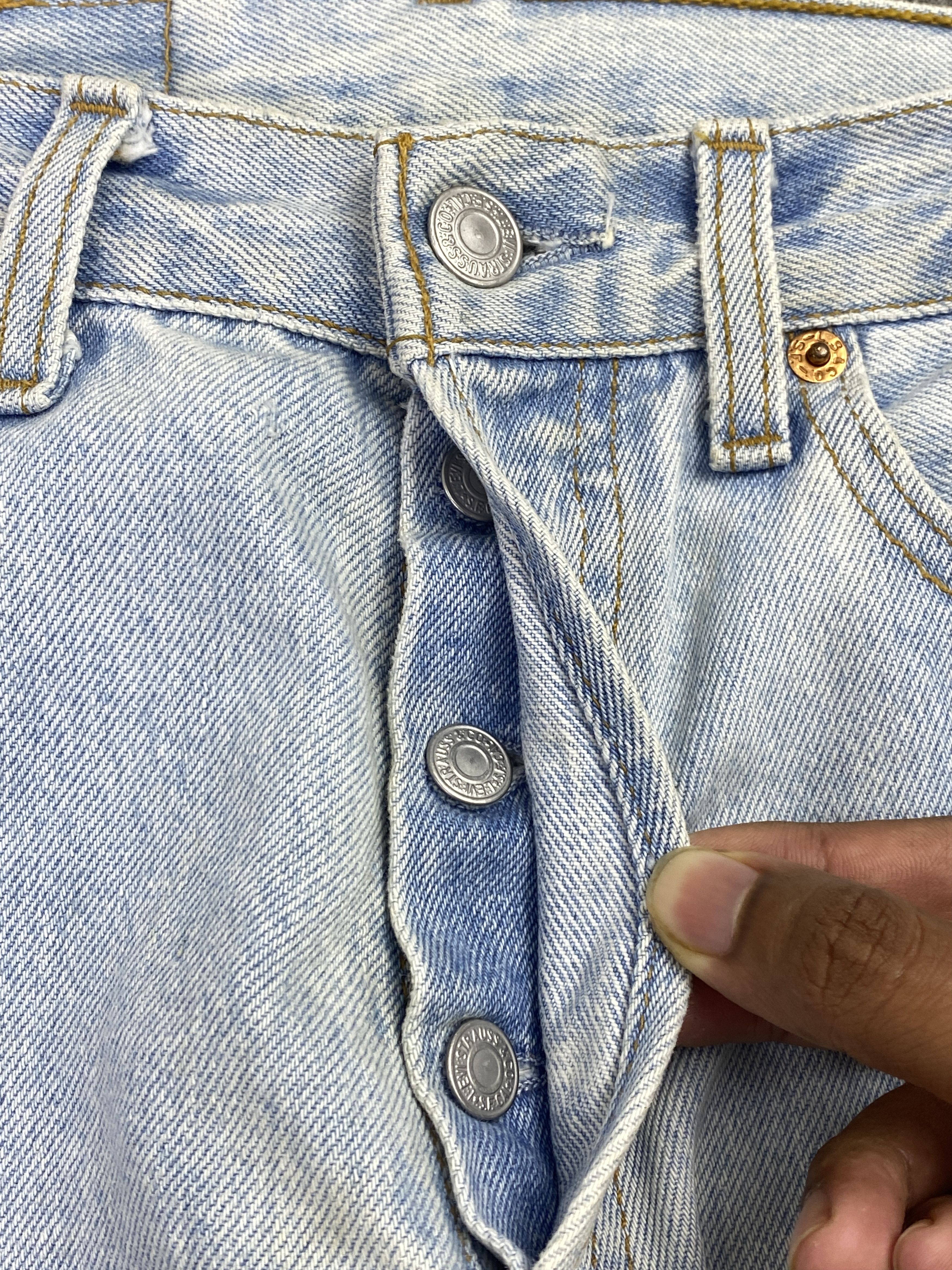 Levi's Vintage Levis 501 Light Washed Jeans DP2856 Size US 28 / EU 44 - 9 Thumbnail
