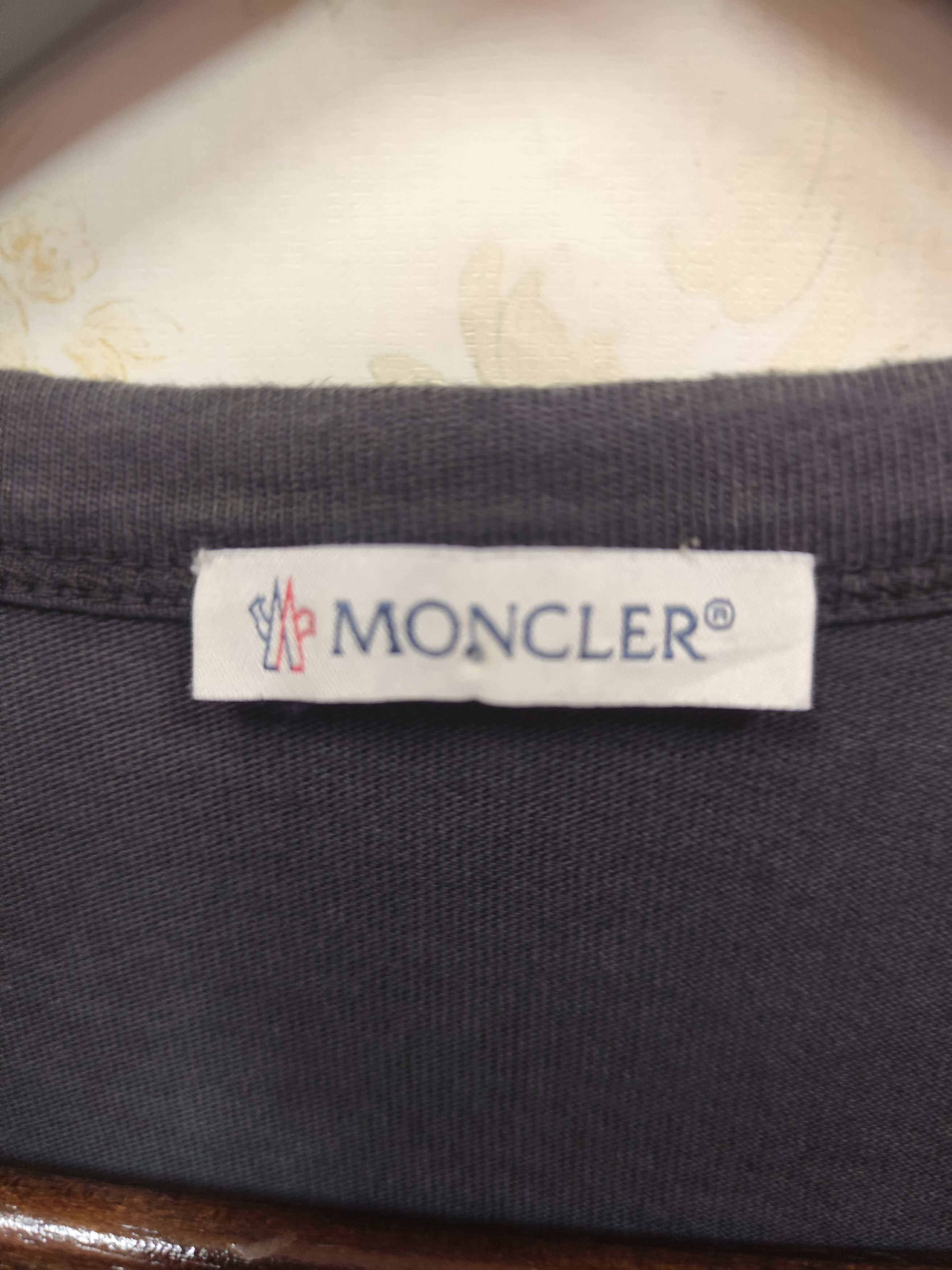 Moncler MONCLER MEN TOP T SHIRT WITH PATCH Size US L / EU 52-54 / 3 - 5 Thumbnail