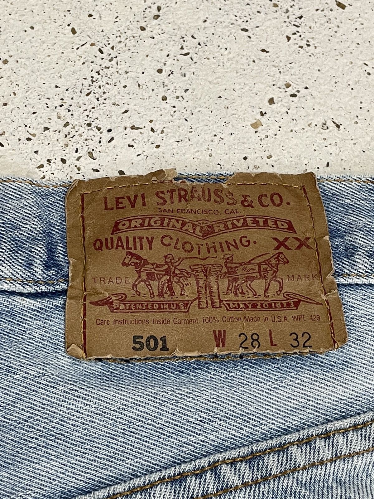 Levi's Vintage Levi’s 501 Light Wash Buttonfly Distressed USA Made Size US 27 - 23 Thumbnail