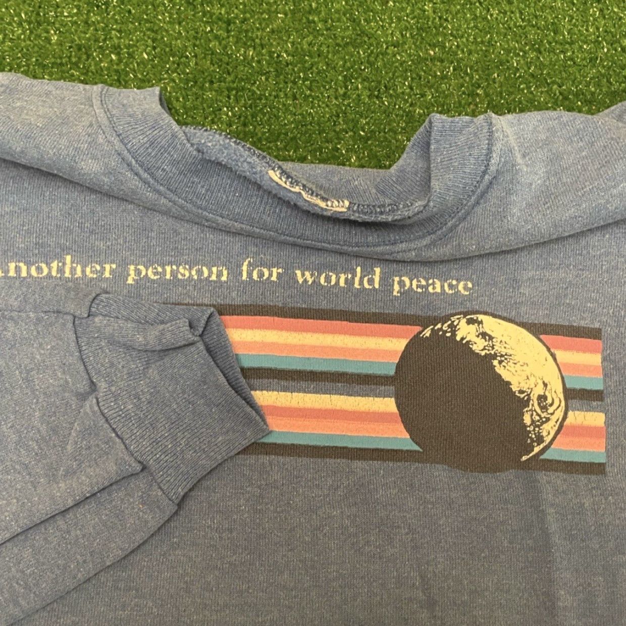 Vintage VINTAGE 80s 90s Another Person For World Peace VTG Crewneck Sweater L BLUE Mens Pullover Crewneck 90s 80s Size US L / EU 52-54 / 3 - 2 Thumbnail