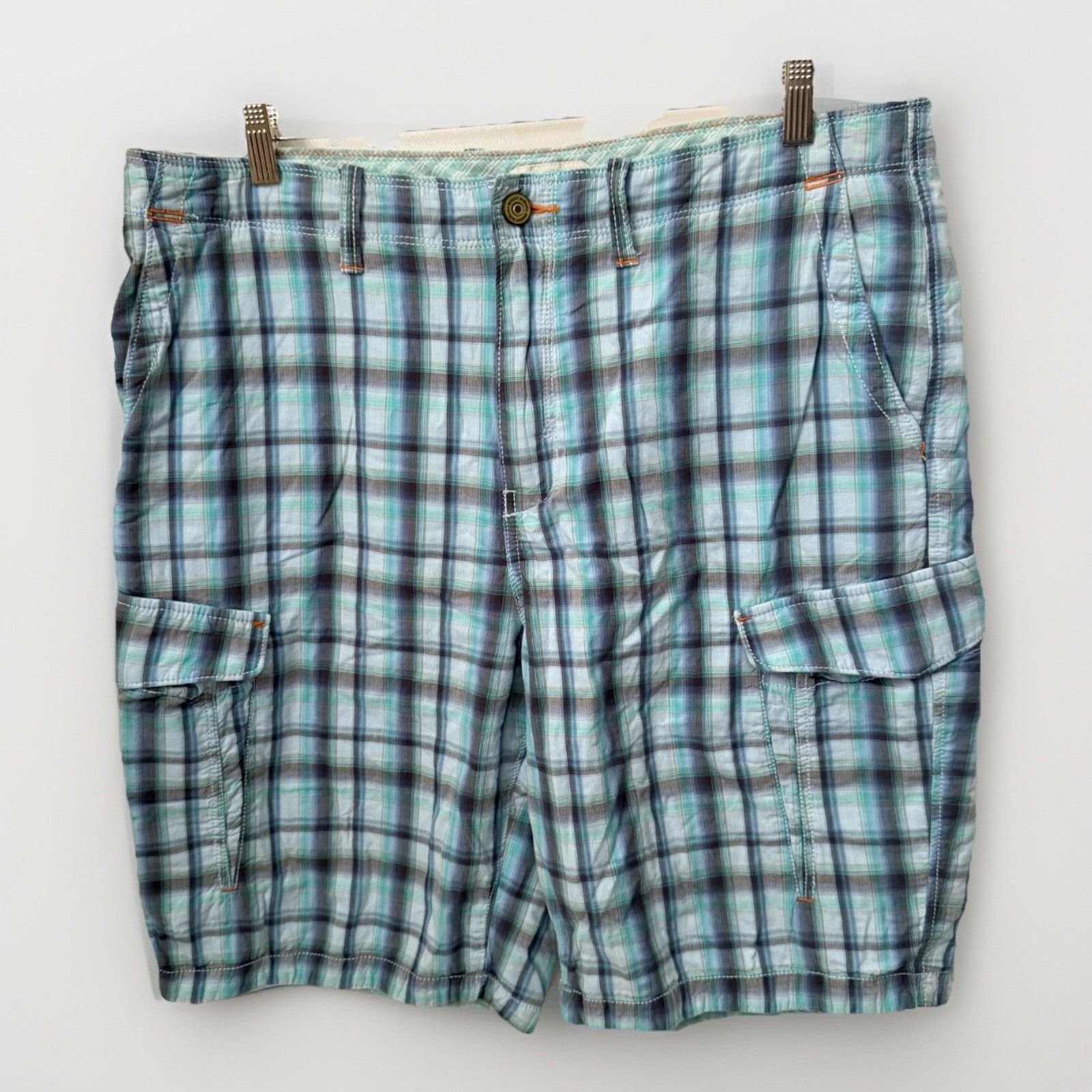 Tommy Bahama Tommy Bahama Shorts Blue Plaid Cargo High Rise Preppy Beach Size US 38 / EU 54 - 1 Thumbnail
