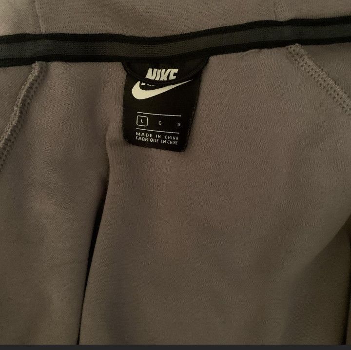 Nike Nike Tech Gunsmoke grey old season Size US L / EU 52-54 / 3 - 8 Thumbnail