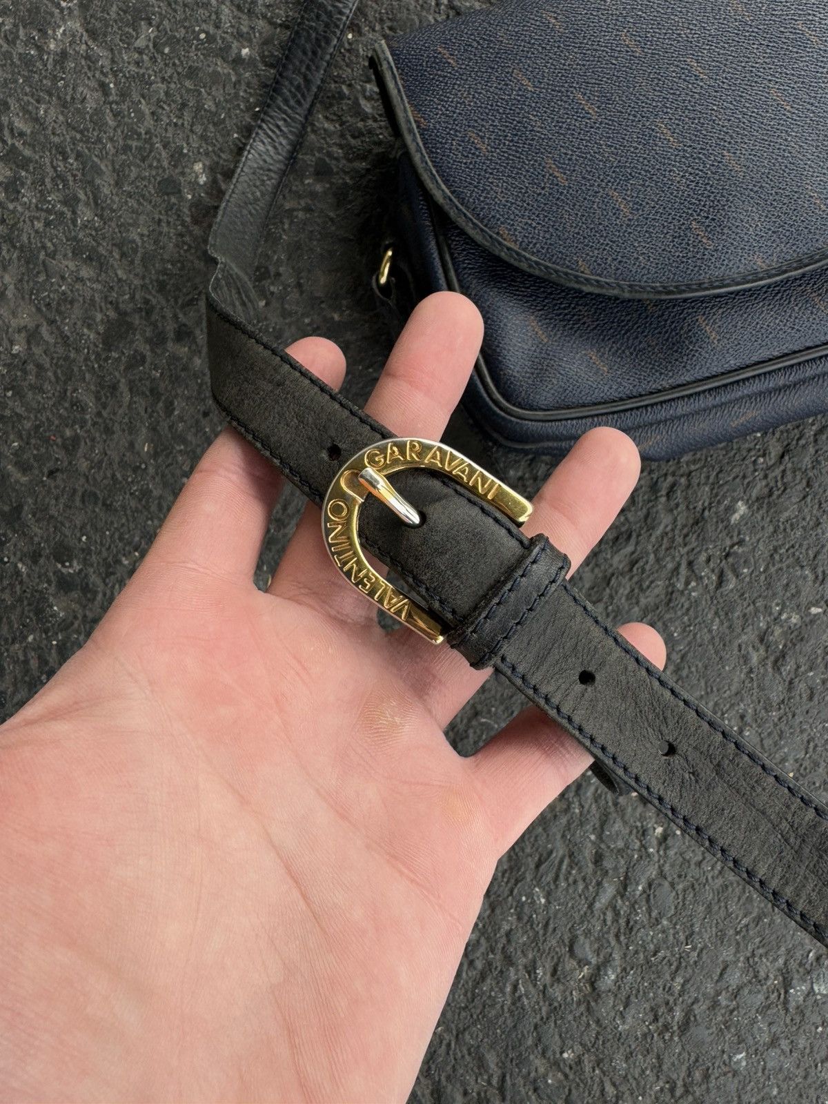 Valentino × Vintage Valentino Garavani Crossbody Bag Monogram Design Vintage y2k Size ONE SIZE - 3 Thumbnail