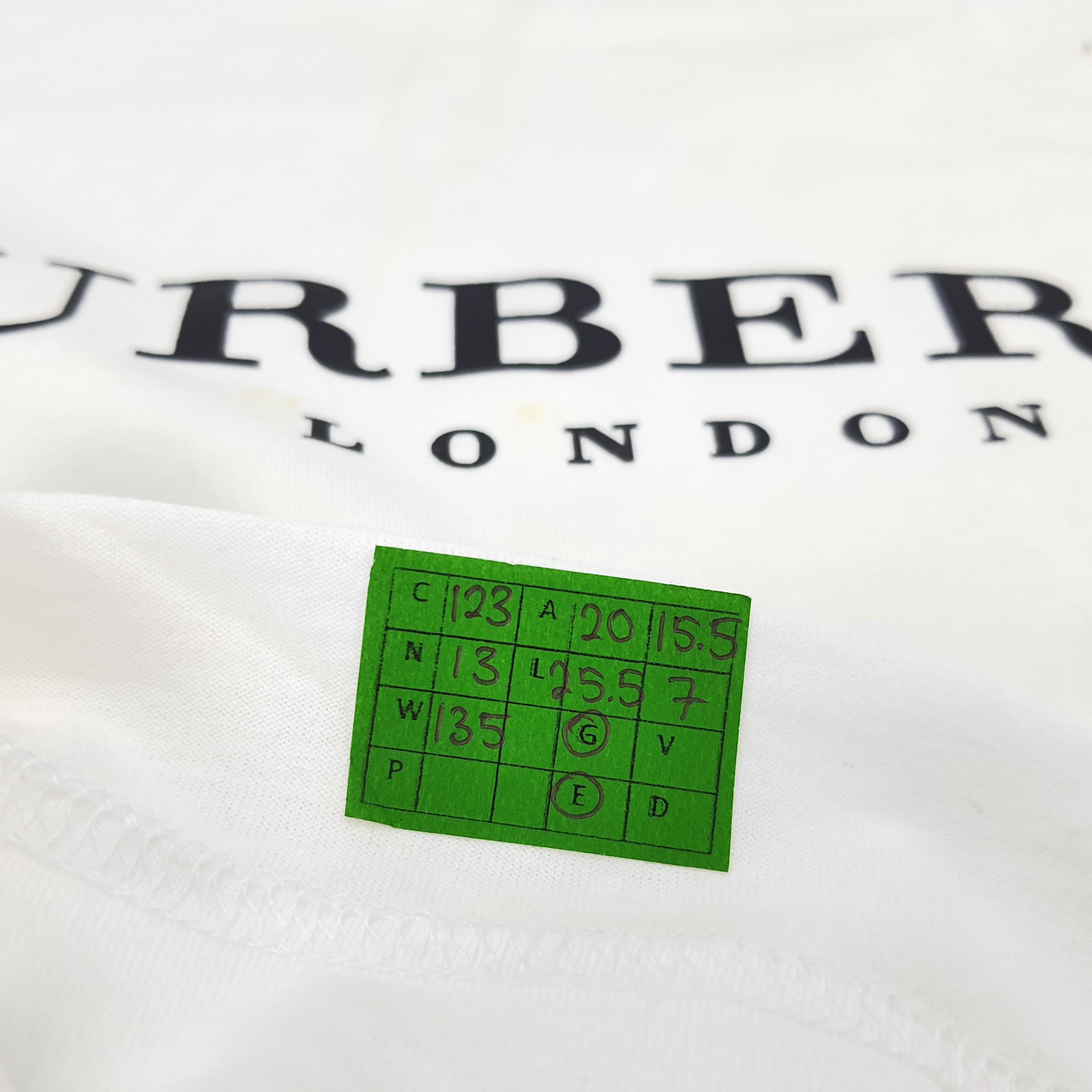 Burberry Vintage Burberry London Nova Check V Neck T-shirt Size US M / EU 48-50 / 2 - 8 Thumbnail