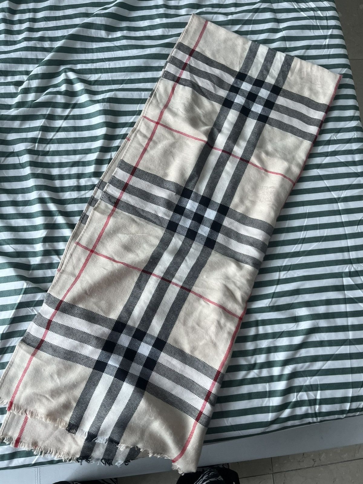 Burberry Classic Burberry scarf Size ONE SIZE - 2 Thumbnail
