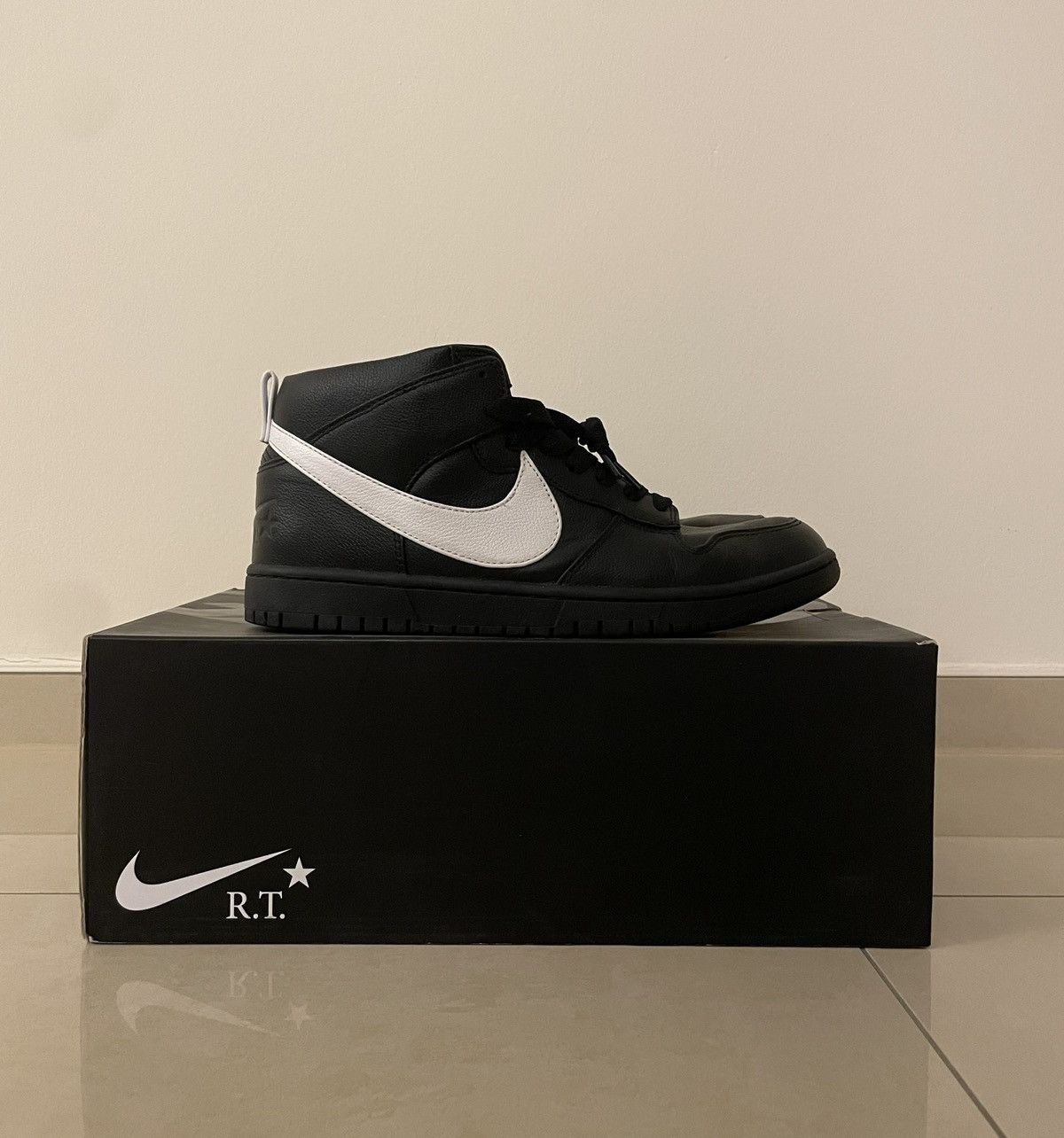 Nike Nike x Riccardo Tisci Dunk Lux Chukka Black US 11 EU 45 Size US 11 / EU 44 - 1 Thumbnail