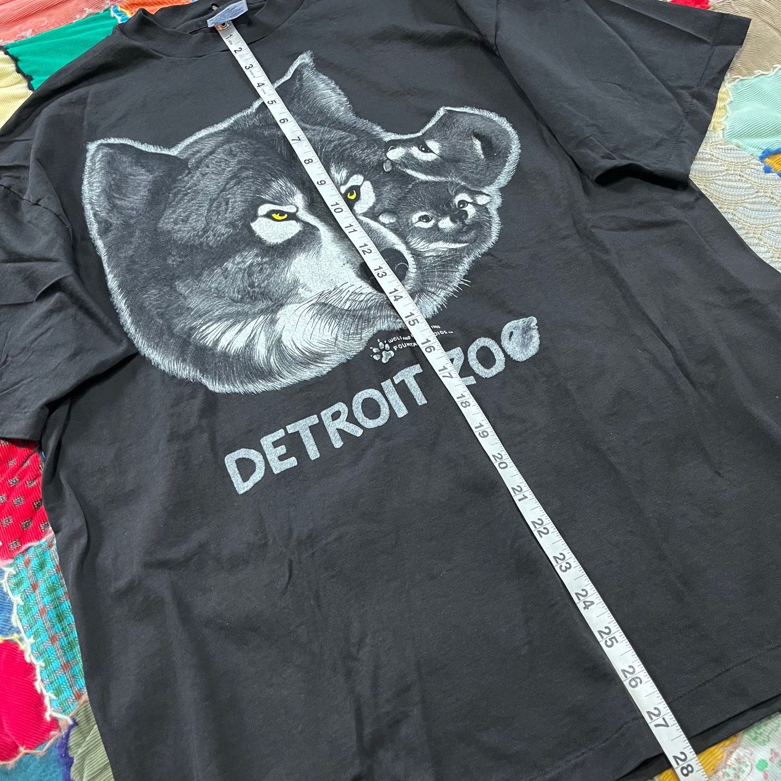 Hanes Vintage 1993 Wolf and her Cubs Detroit Zoo Graphic Black Tee Size US XL / EU 56 / 4 - 5 Thumbnail