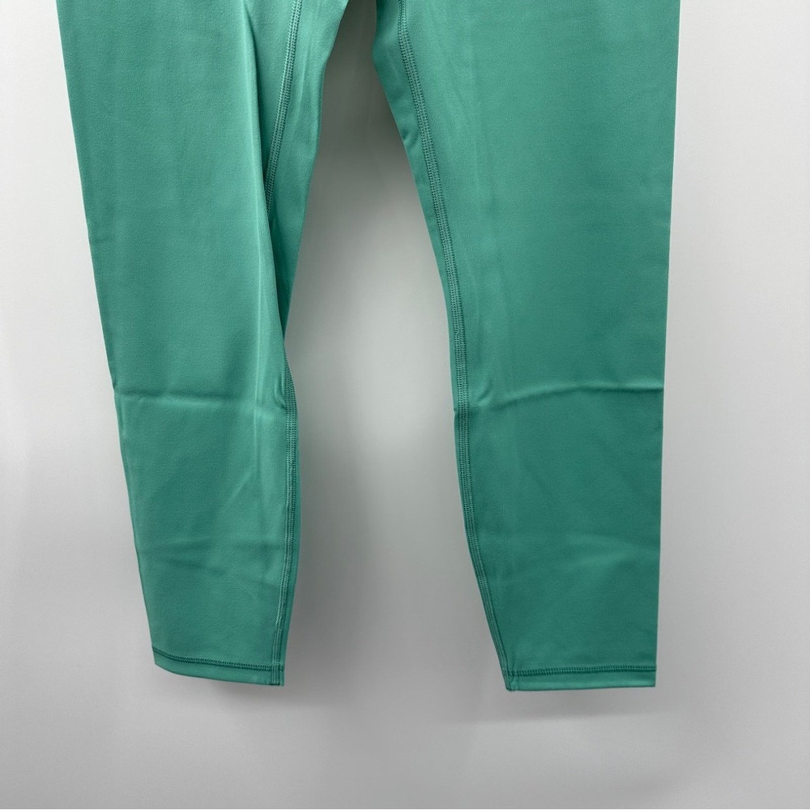 Everlane Everlane The Perform 24/7 Ankle Leggings in Soft Green Size 26" / US 2 / IT 38 - 5 Thumbnail