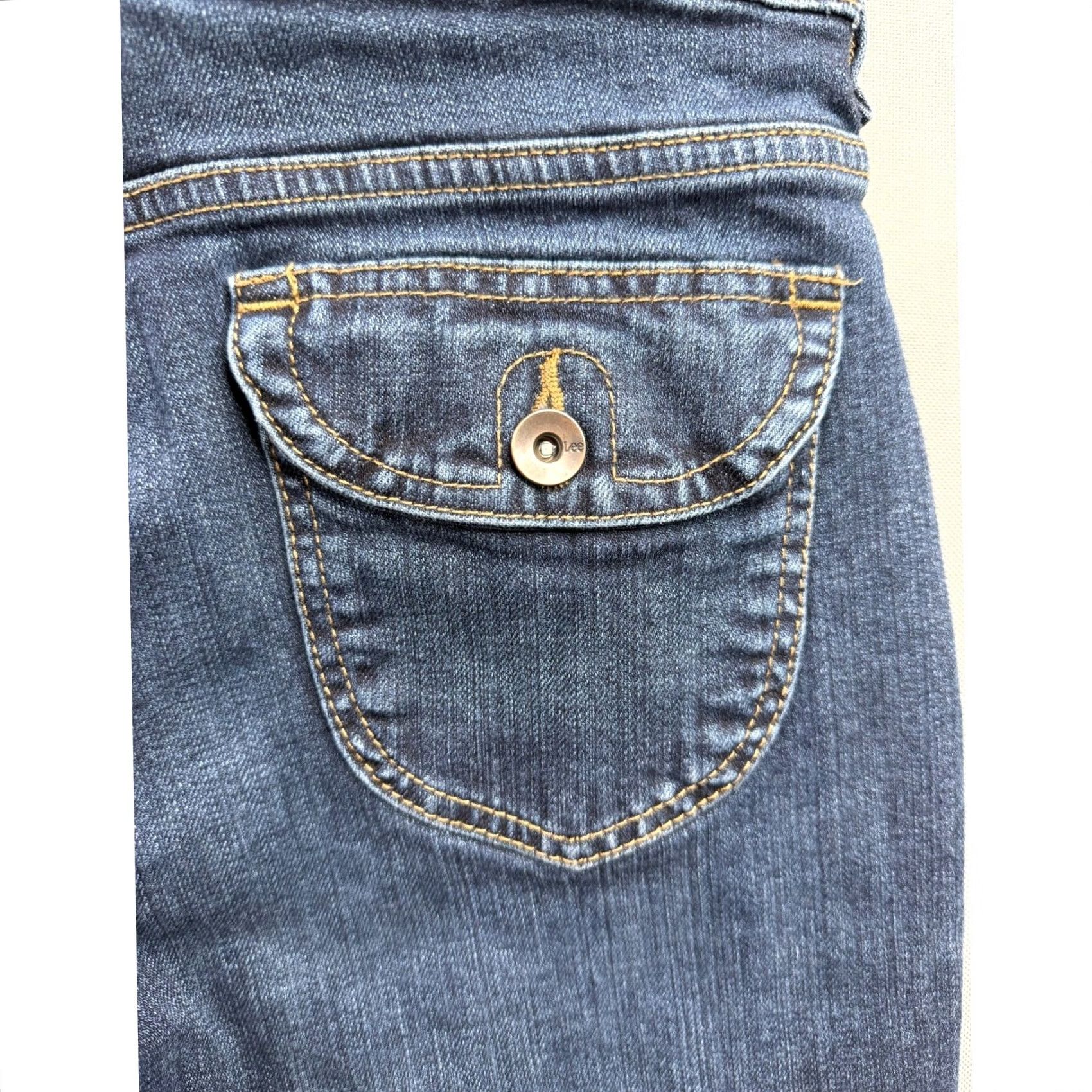 Lee Lee Jeans Women Dark Blue Comfort Waistband Stretch Straight Leg 30x26 Petit Back Pockets Flap Button 5-Pocket Design Vintage No Size 32" / US 10 / IT 46 - 3 Thumbnail