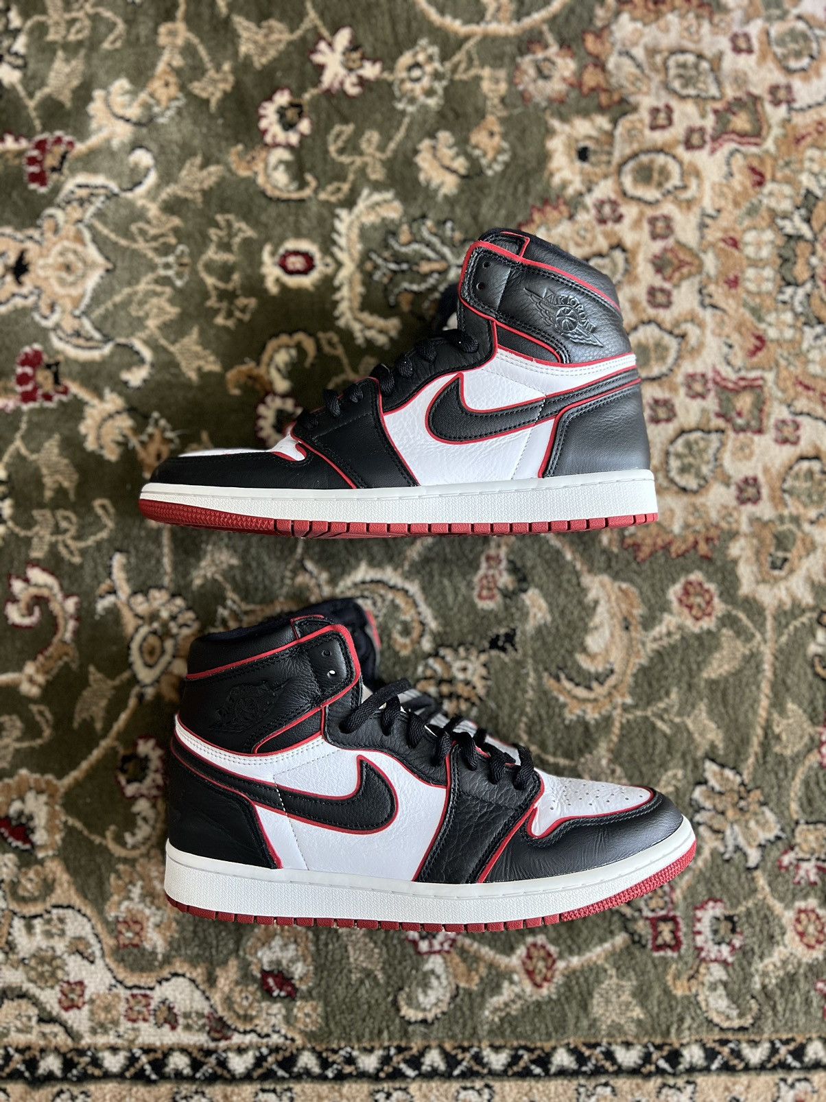 Jordan Brand Jordan 1 Retro High Bloodline Size US 10 / EU 43 - 1 Thumbnail