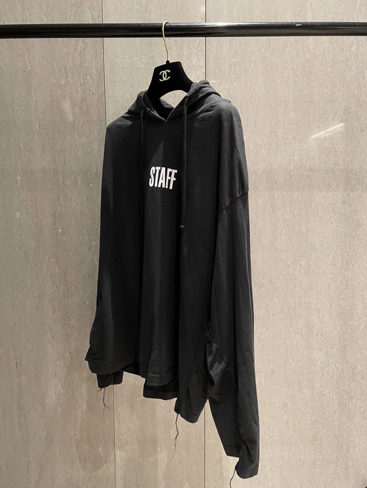Vetements Vetements Black Classic "Staff" Logo Hoodie 2408-Nextarrow Size US S / EU 44-46 / 1 - 3 Thumbnail