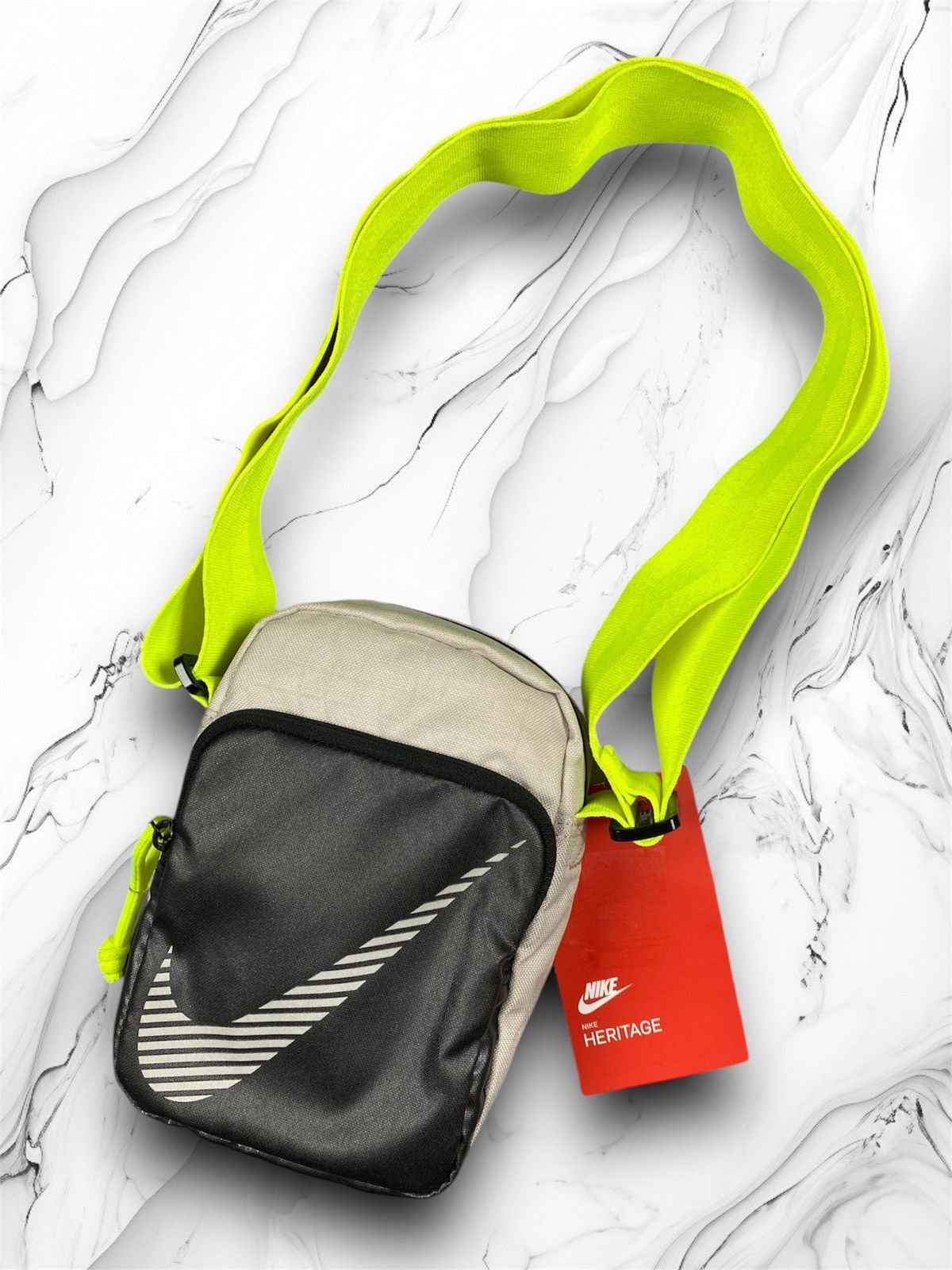 Nike Sportwear Essentials Crossbody Drill Bag (1L), Men's