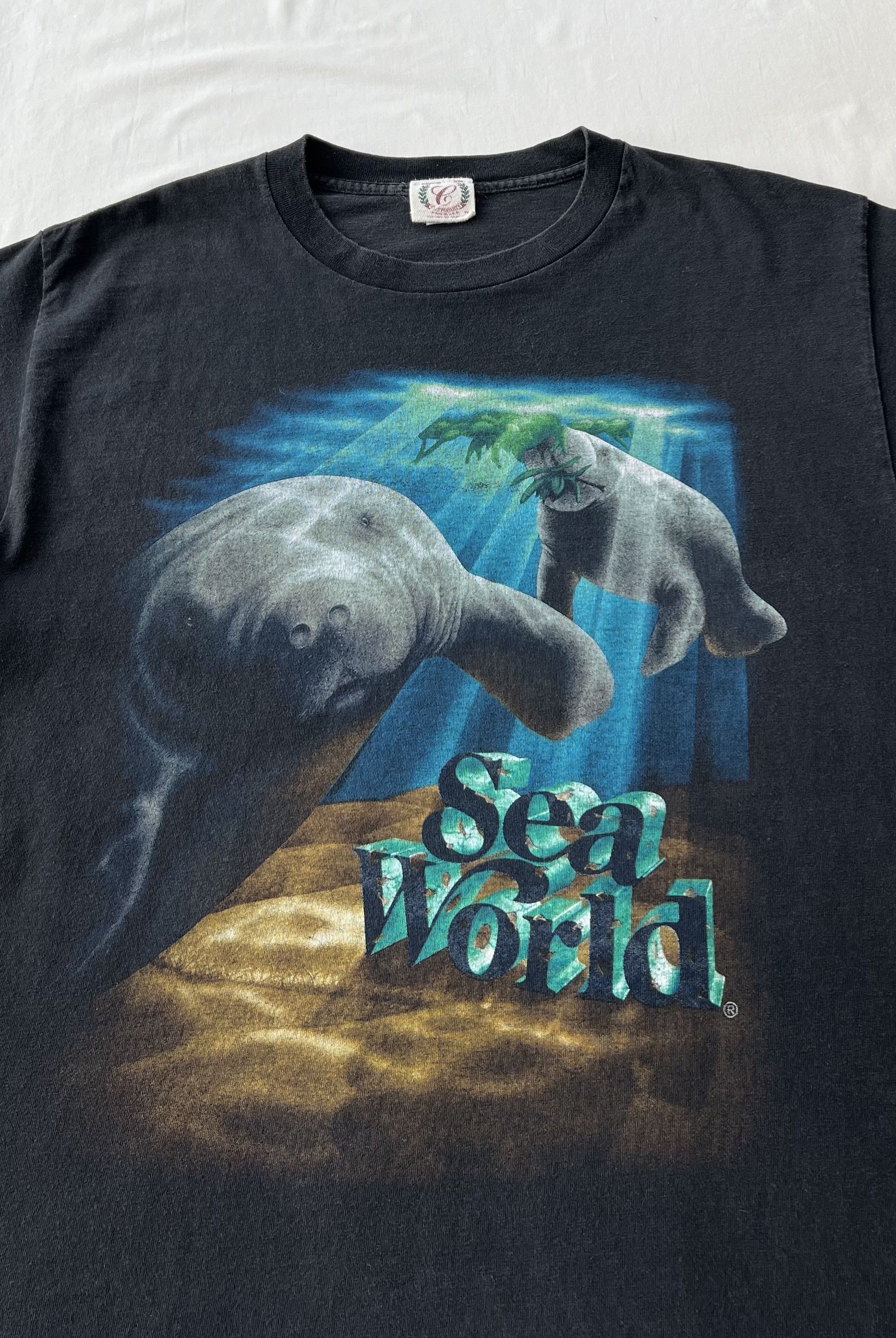 Vintage Vintage 90s Manatee Trichechus Manatus Sea World T-shirt Size US M / EU 48-50 / 2 - 4 Thumbnail