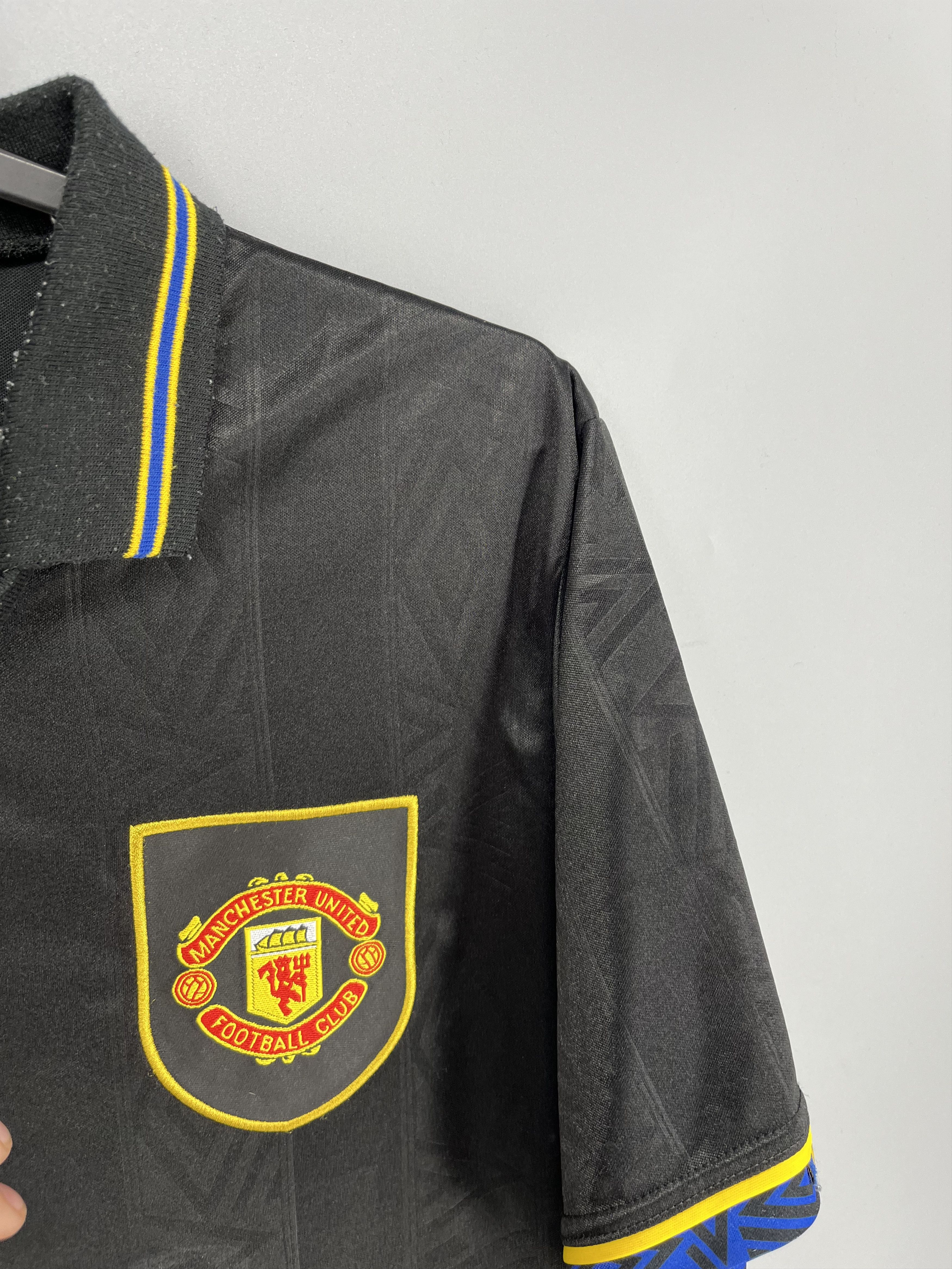 Umbro 1993-95 UMBRO Manchester United Away Cantona kung-fu Shirt Size US XL / EU 56 / 4 - 10 Thumbnail