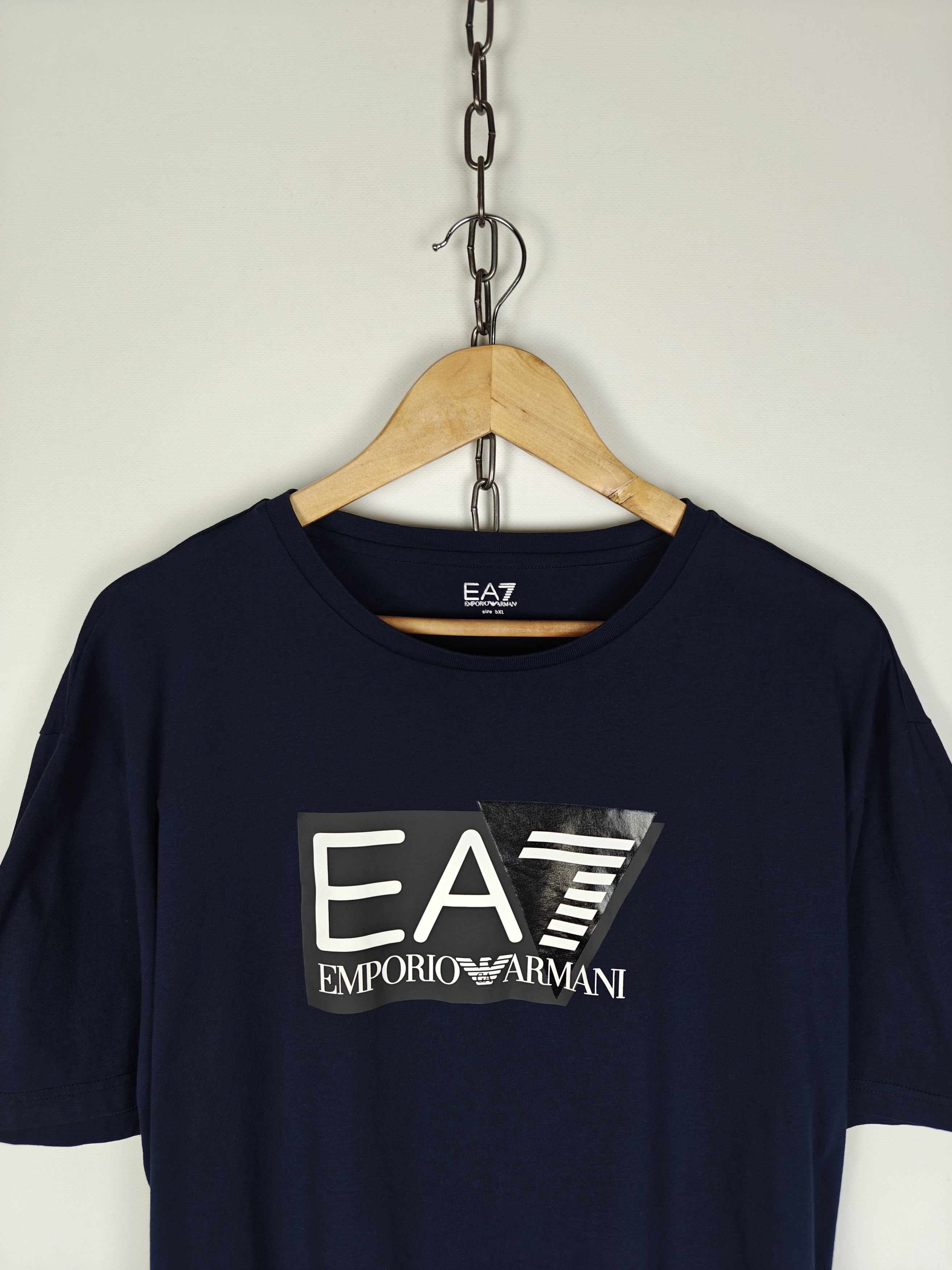 Emporio Armani Emporio Armani EA7 T-Shirt Center Logo Tee size XL Size US XL / EU 56 / 4 - 2 Thumbnail