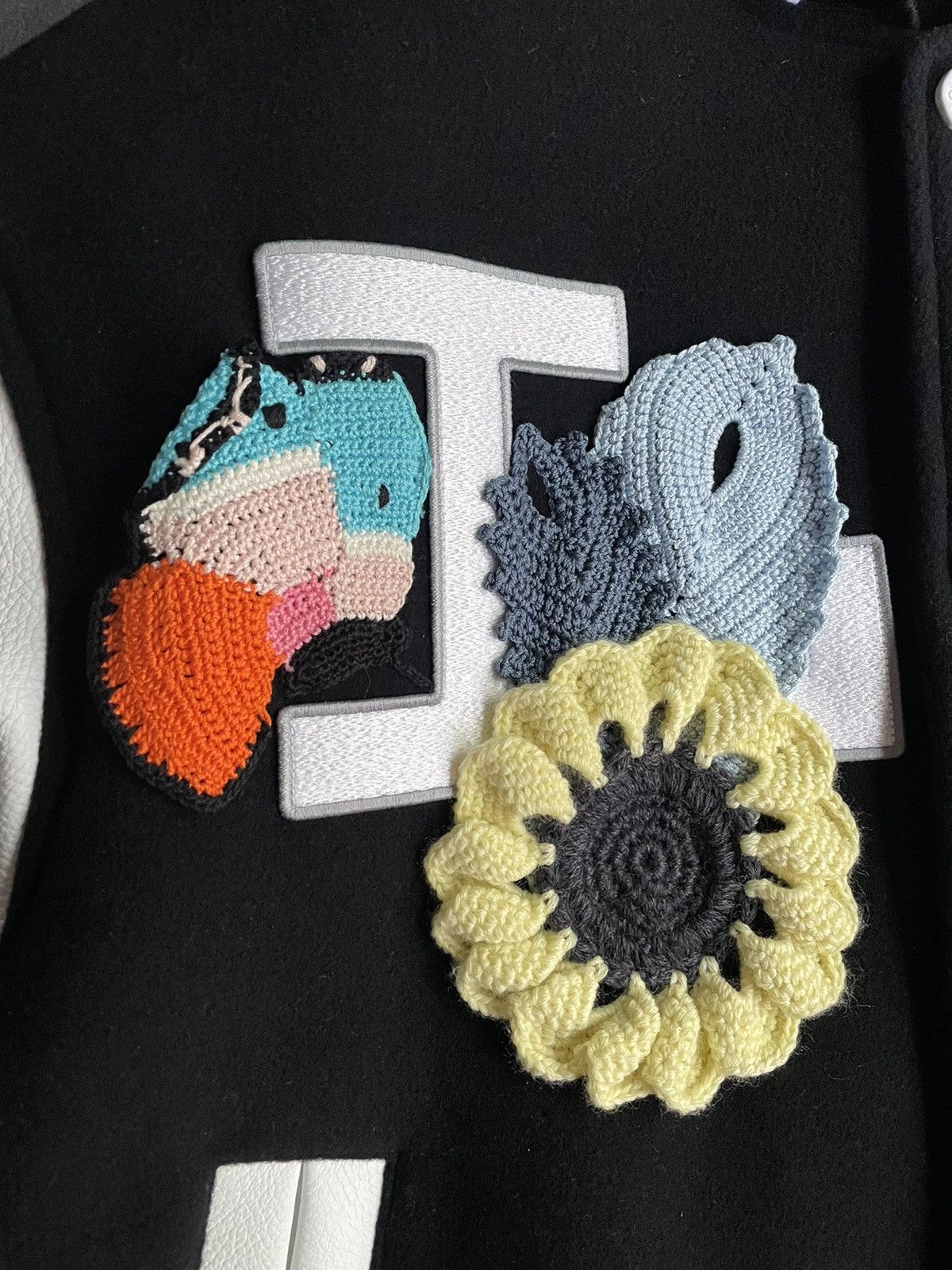 Louis Vuitton Louis Vuitton Crochet Flower Varsity Jacket Size US M / EU 48-50 / 2 - 3 Thumbnail