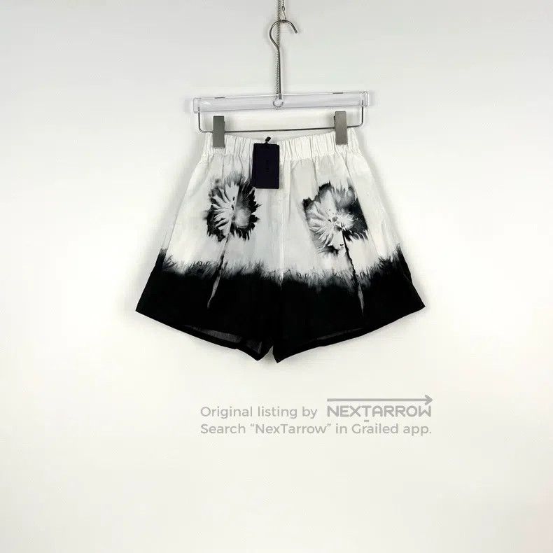 Prada Prada Black and white ink cloth triangle label shorts Size 24" / US 00 / IT 34 - 3 Thumbnail