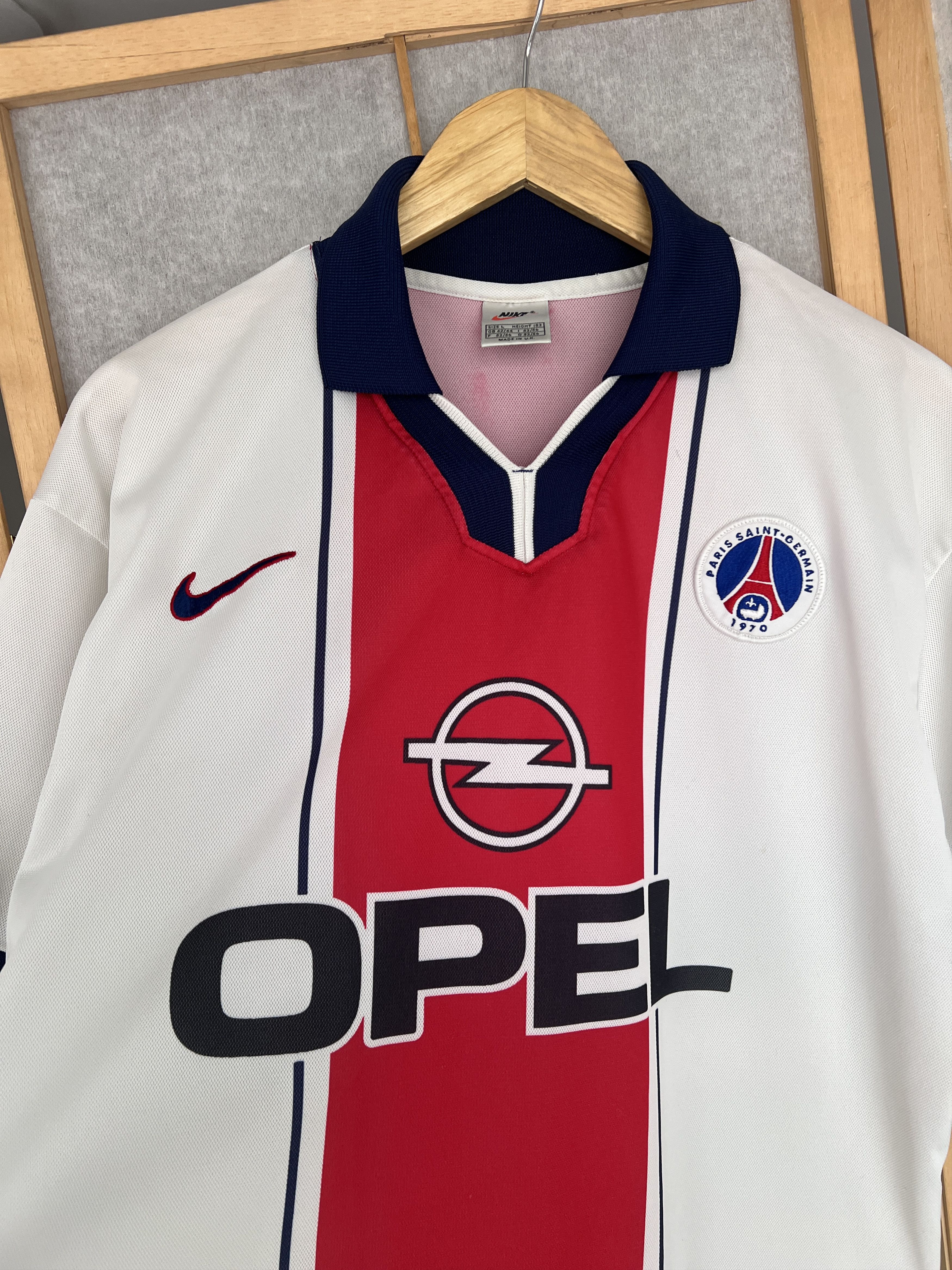 Nike Iconic! Nike FC PSG 1997 away football jersey archive kit L Size US L / EU 52-54 / 3 - 4 Thumbnail