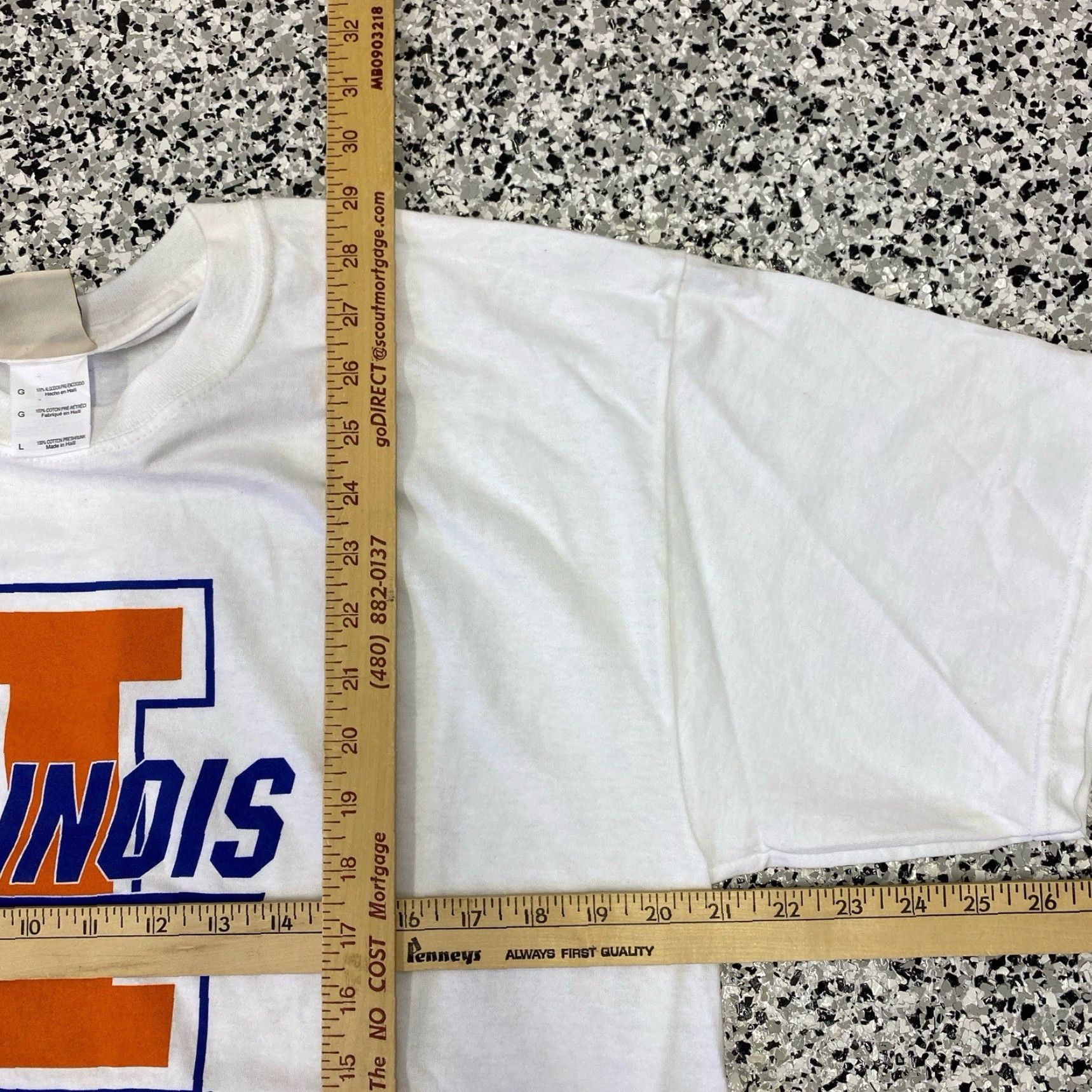 Vintage VINTAGE Oarsman Tshirt White Illinois Short Sleeve T-Shirt Men L 90s College University Shirt Size US L / EU 52-54 / 3 - 4 Thumbnail
