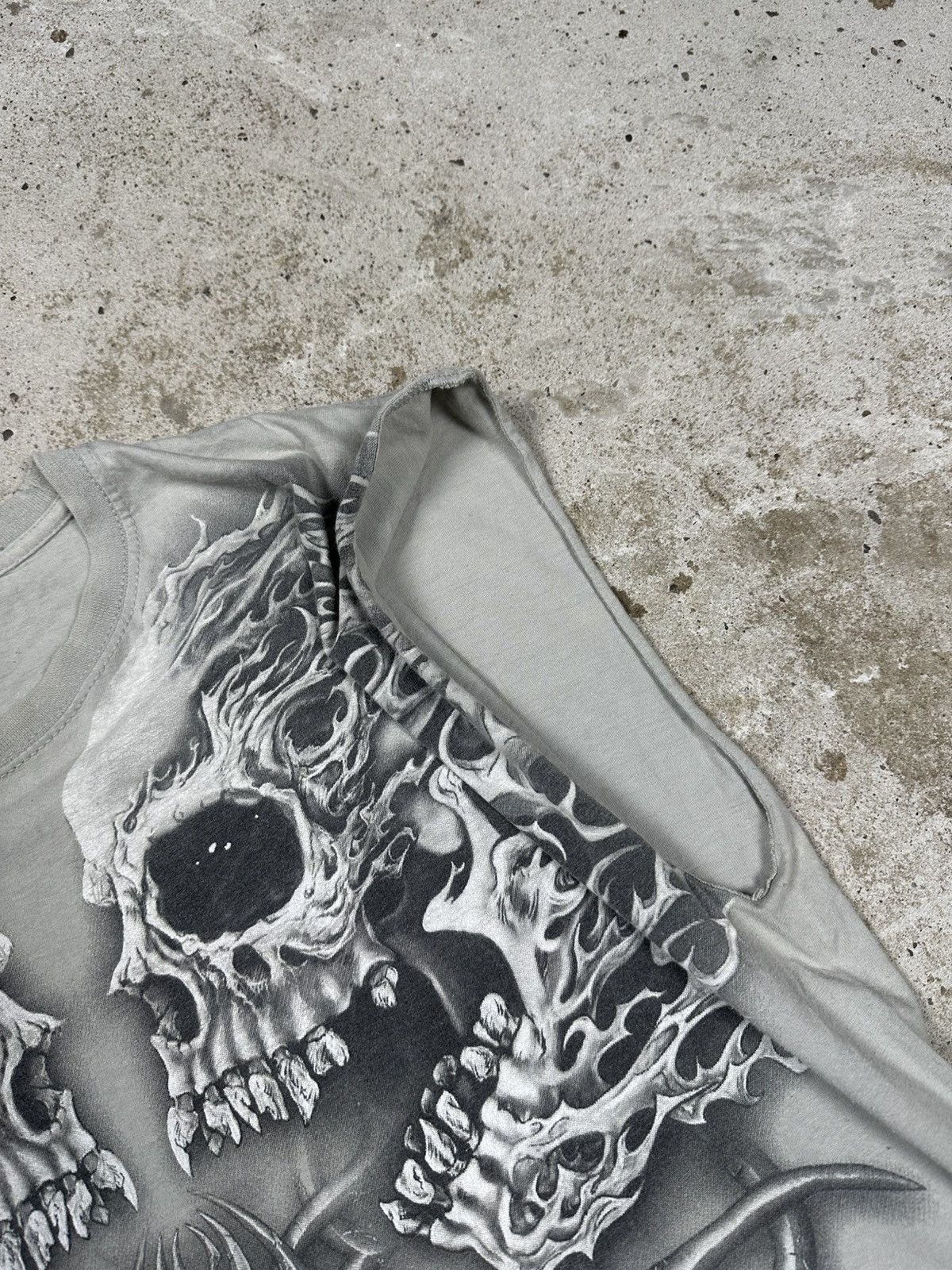 Affliction Vintage Y2K Affliction Skulls Flame Gray Tank Top Print Tee Size US XL / EU 56 / 4 - 7 Thumbnail