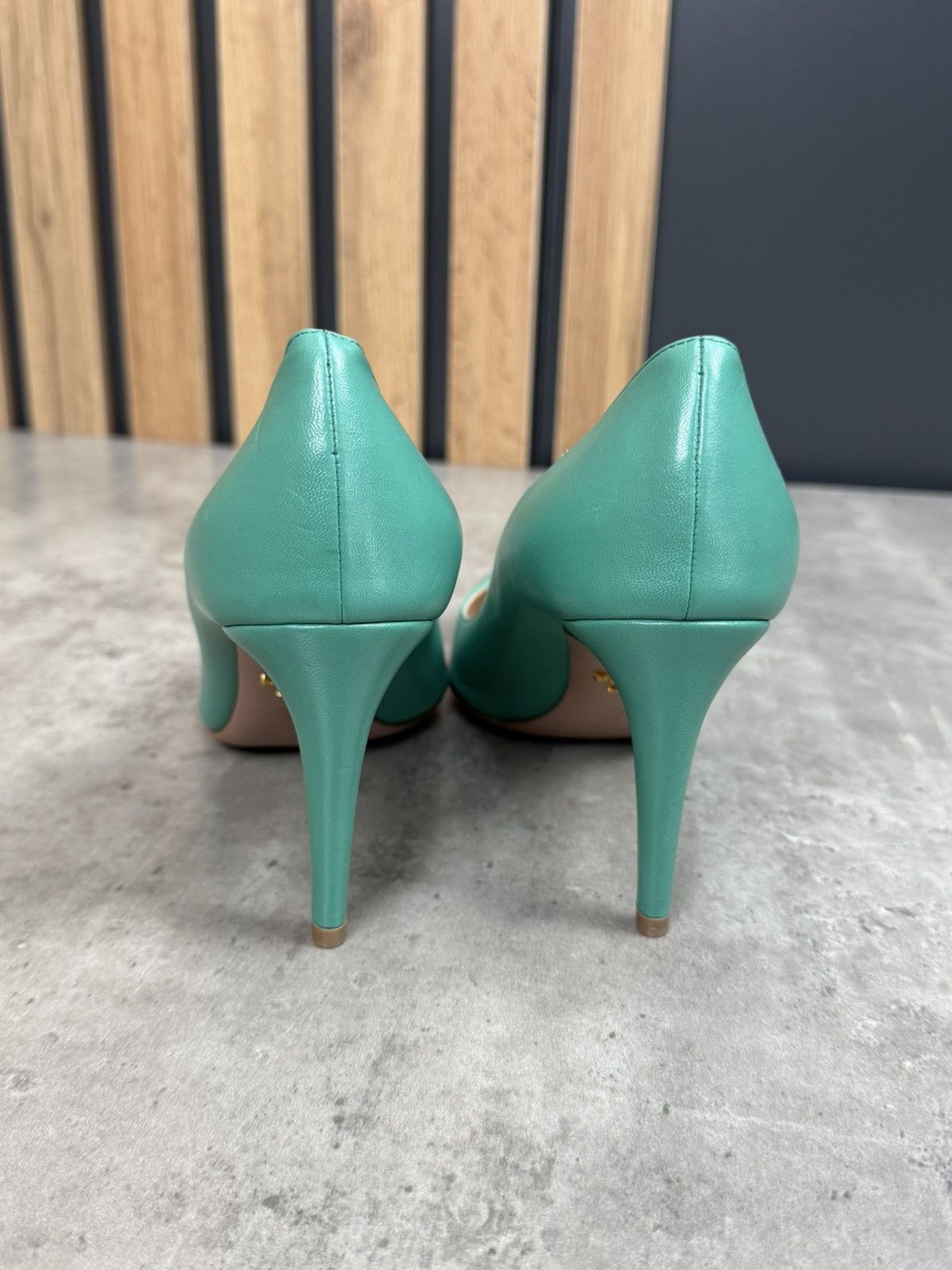 Prada Prada Green Leather Pointed Toe Pumps Heels Size 37 1/2 Size US 7.5 / IT 37.5 - 5 Thumbnail