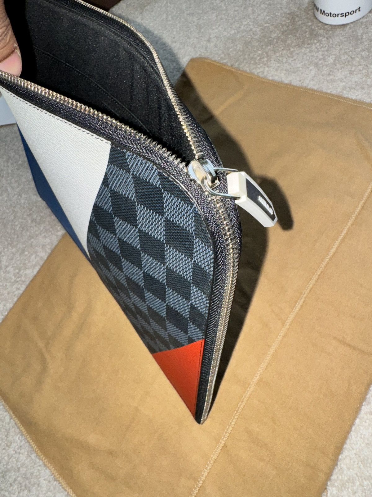 Louis Vuitton LOUIS VUITTON x AMERICA’S CUP CLUTCH BAG *RARE* Size ONE SIZE - 23 Thumbnail