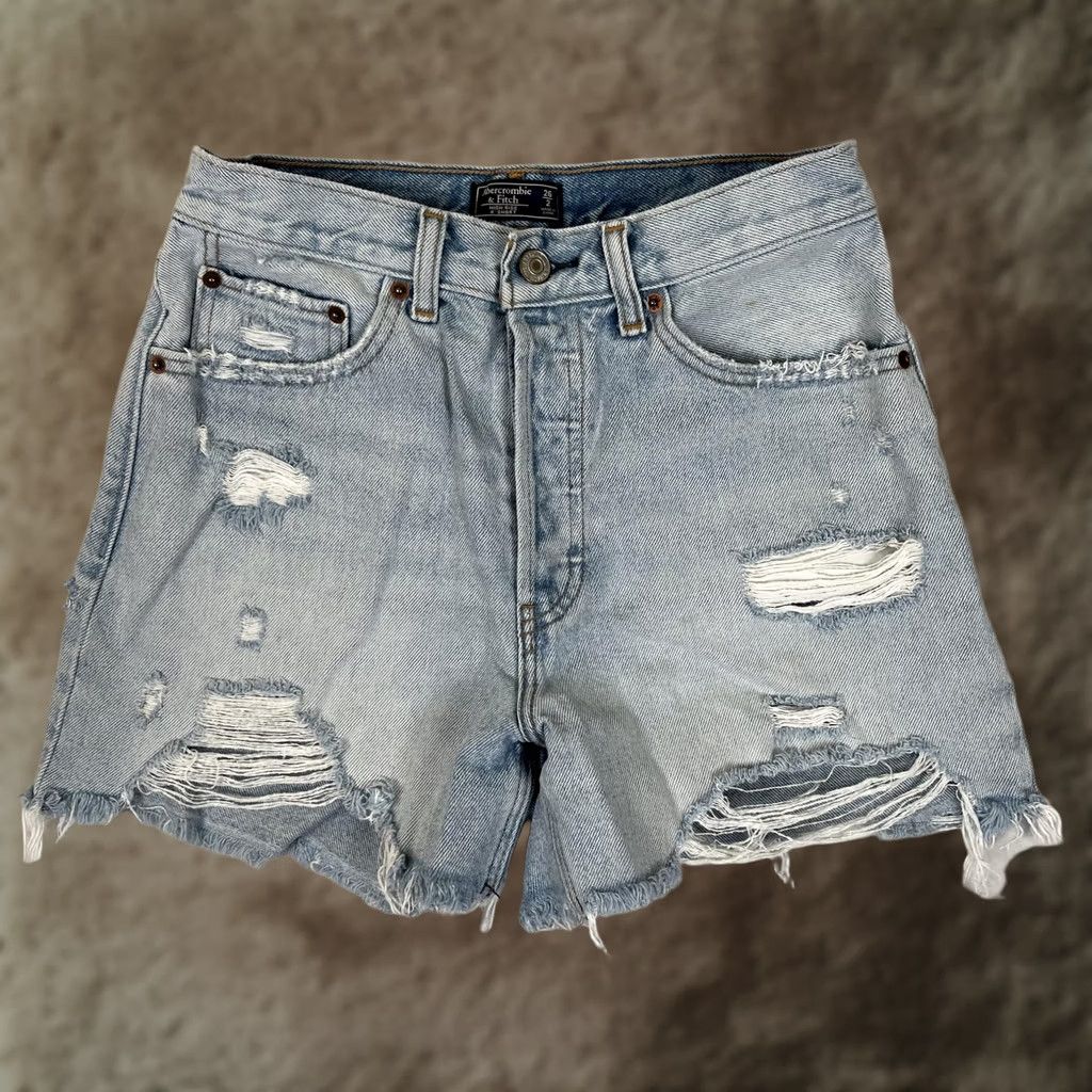 Abercrombie & Fitch Abercrombie & Fitch Shorts Womens 2 26 Blue High Rise 4" Short Distressed Denim Cut-Off Front Pockets Button Fly Casual Summer Mens No (invalid) Size 26" / US 2 / IT 38 - 1 Thumbnail
